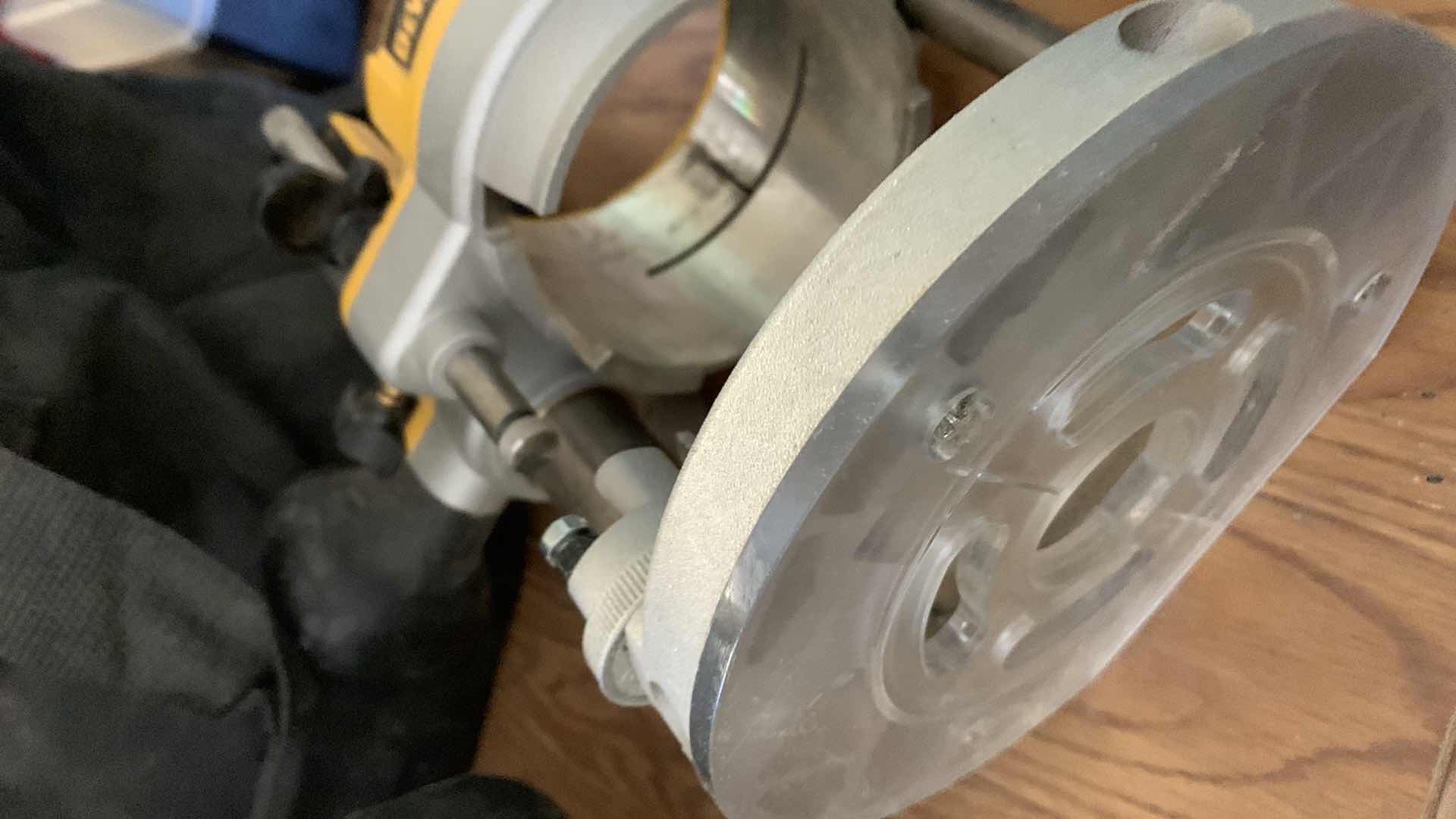 Photo 5 of DEWALT ROUTER STATEM DW618