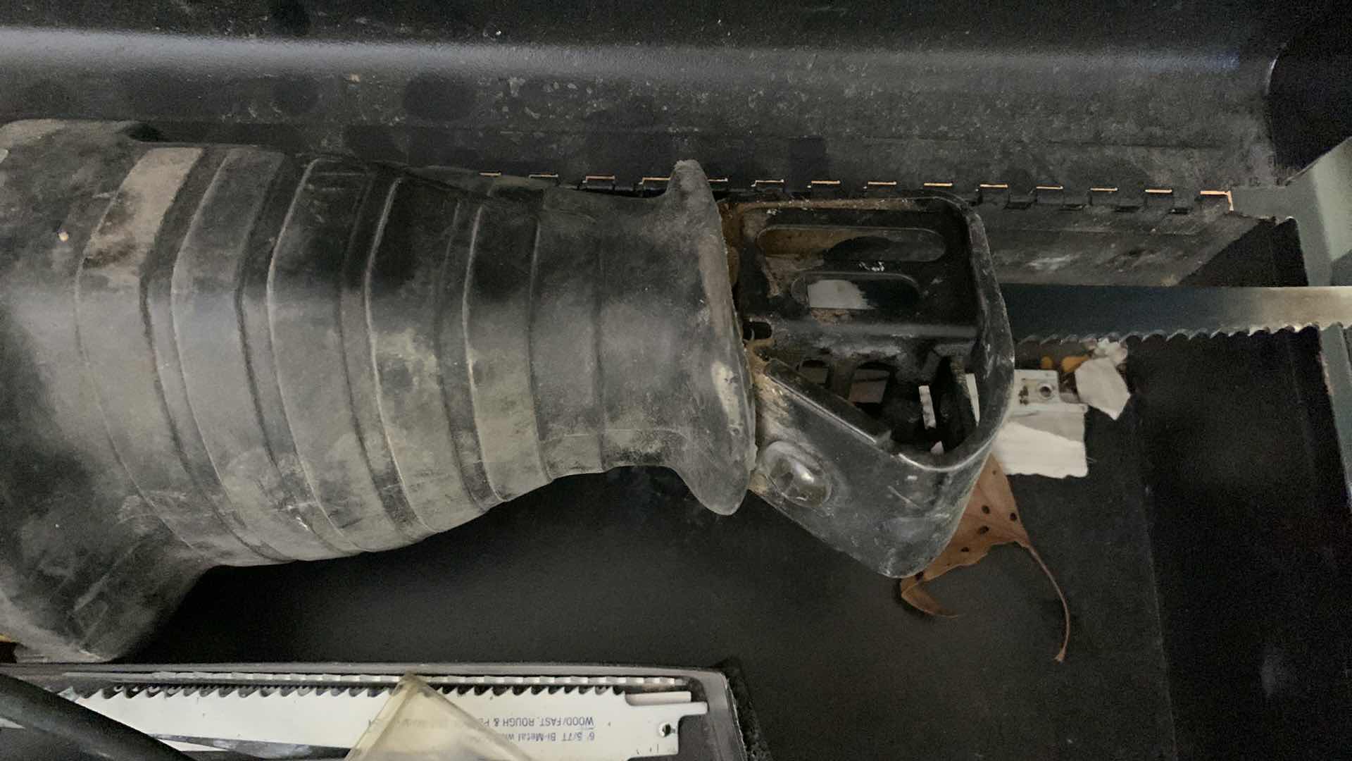 Photo 1 of DEWALT VS RECIPROCATING SAW DW304