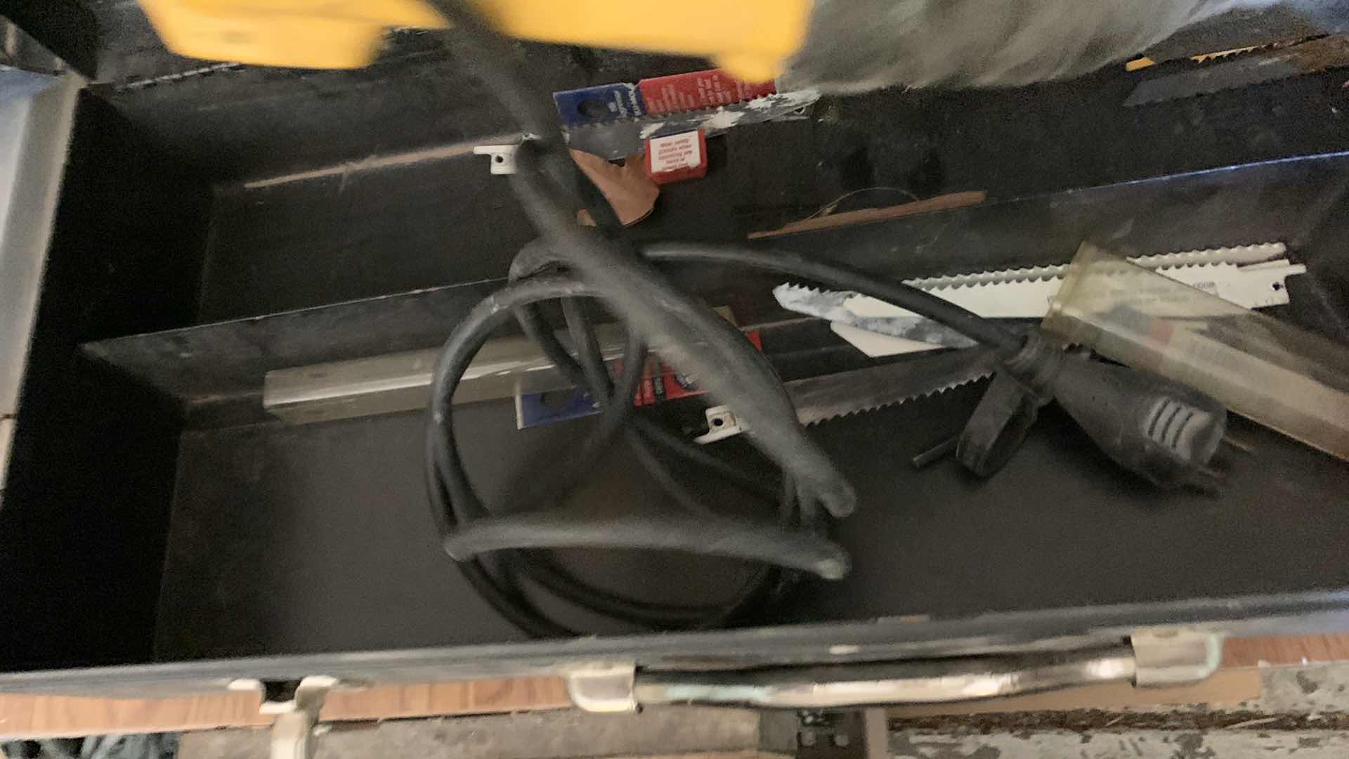 Photo 4 of DEWALT VS RECIPROCATING SAW DW304