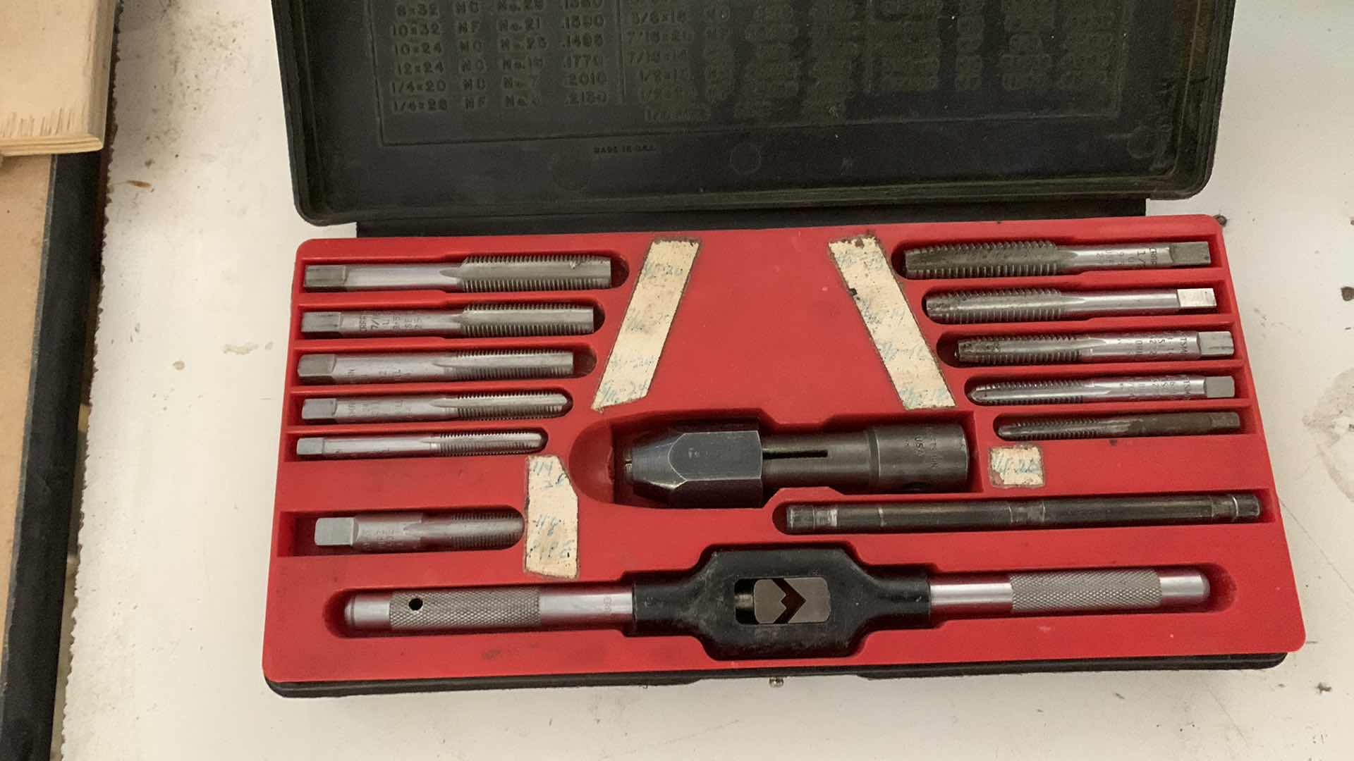 Photo 1 of CRAFTSMAN KROMEDGE TAP AND HEXAGON DIE SET 5200