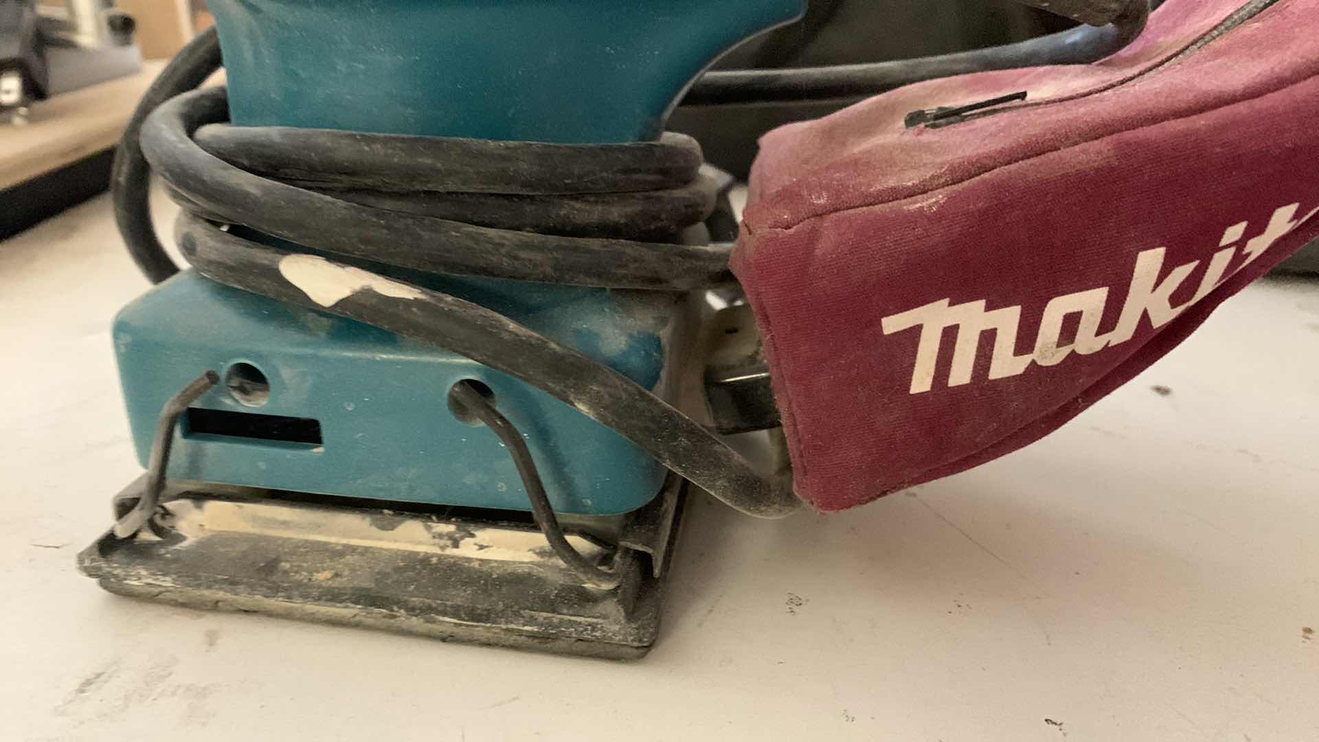 Photo 1 of MAKITA FINISHING SANDER BO4550