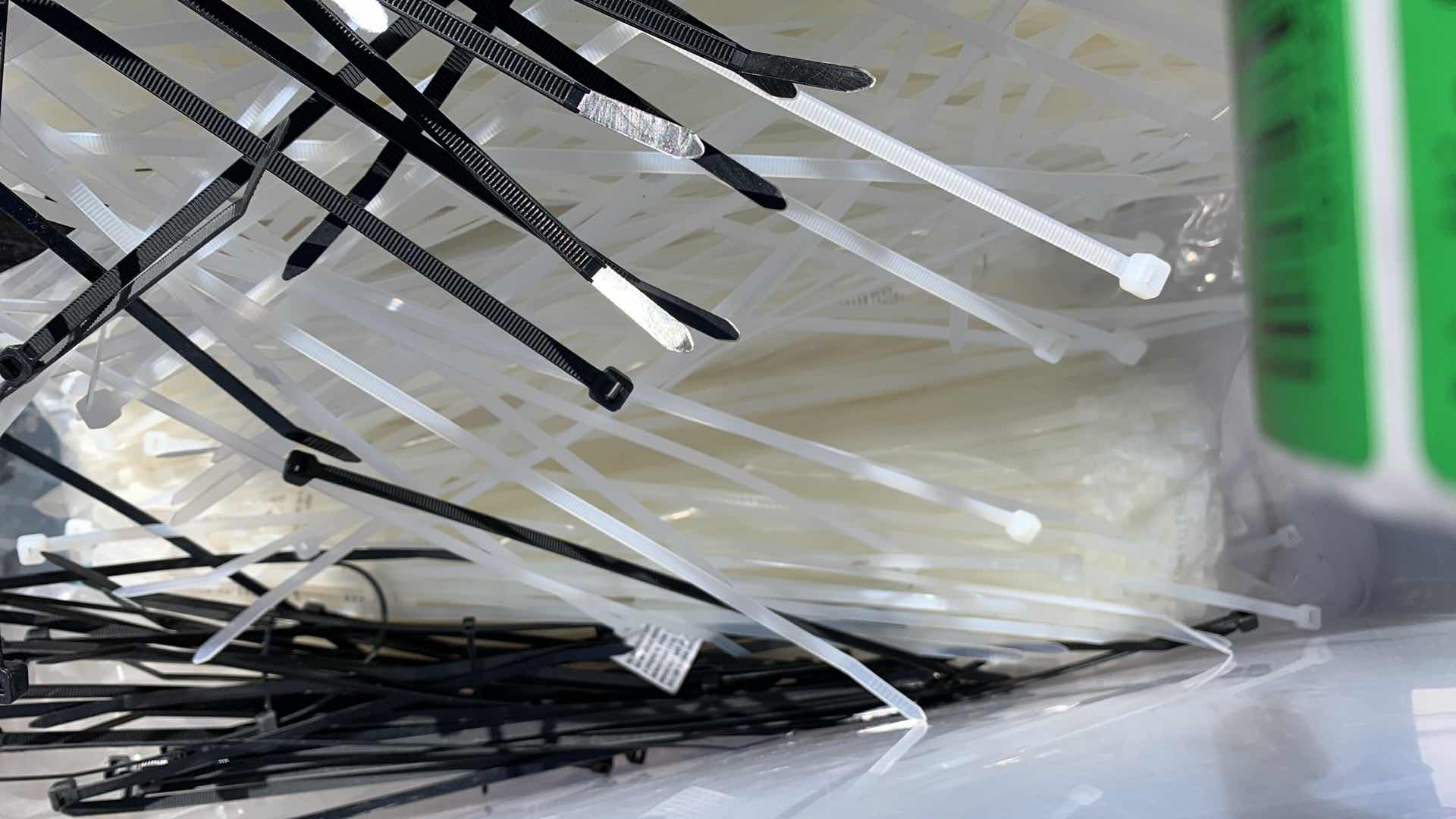 Photo 1 of CONTAINER OF ZIP TIES
