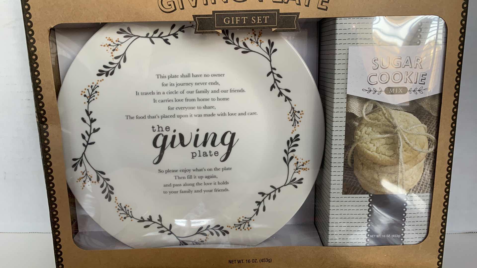 Photo 1 of THE GIVING PLATE GIFT SET AND CHRISTMAS BAKING MAGAZINES