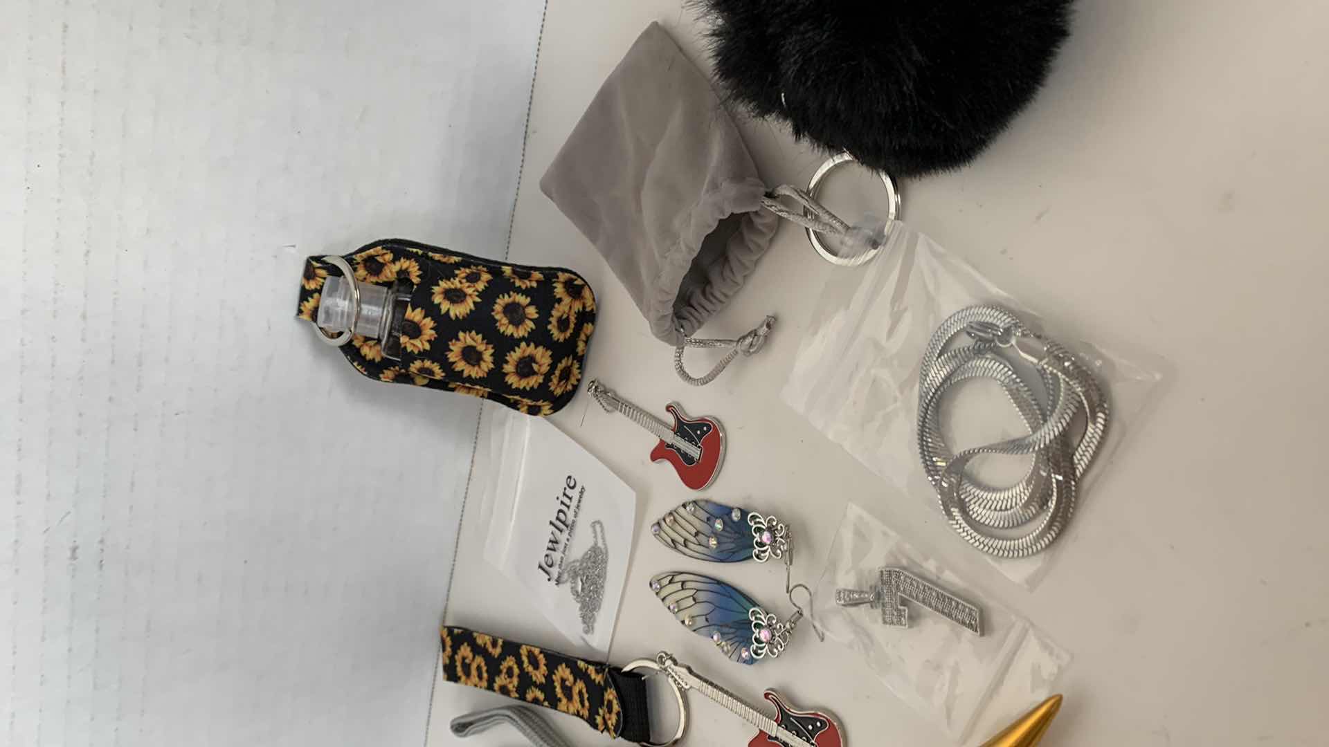 Photo 1 of WOMENS ASSORTED LOT