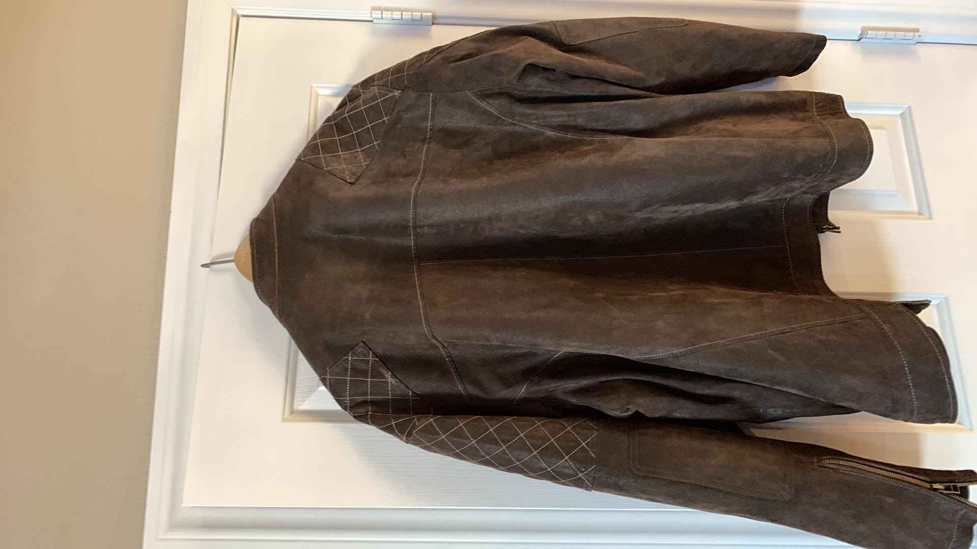 Photo 1 of MENS BLACK RIVET LEATHER JACKET 3XL