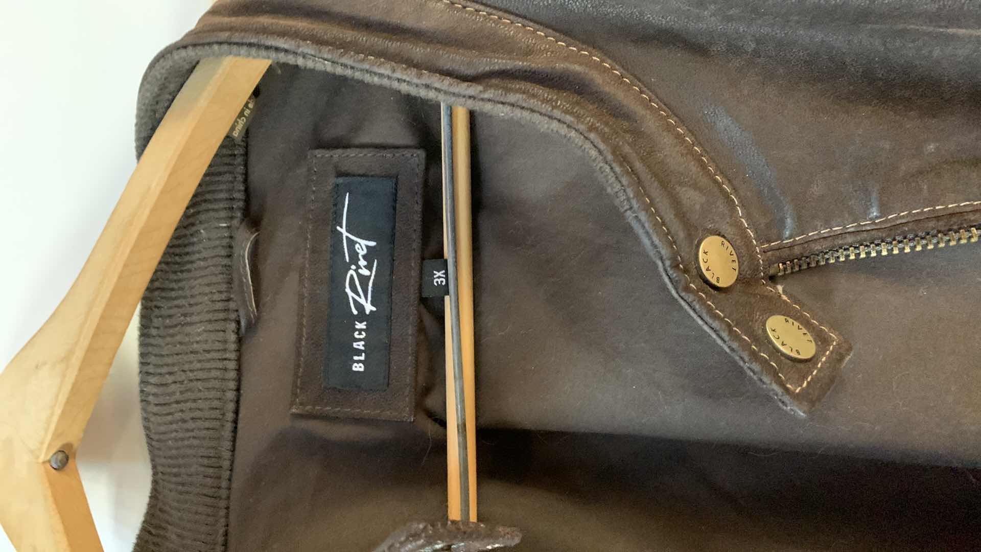 Photo 1 of MENS BLACK RIVET LEATHER JACKET 3XL