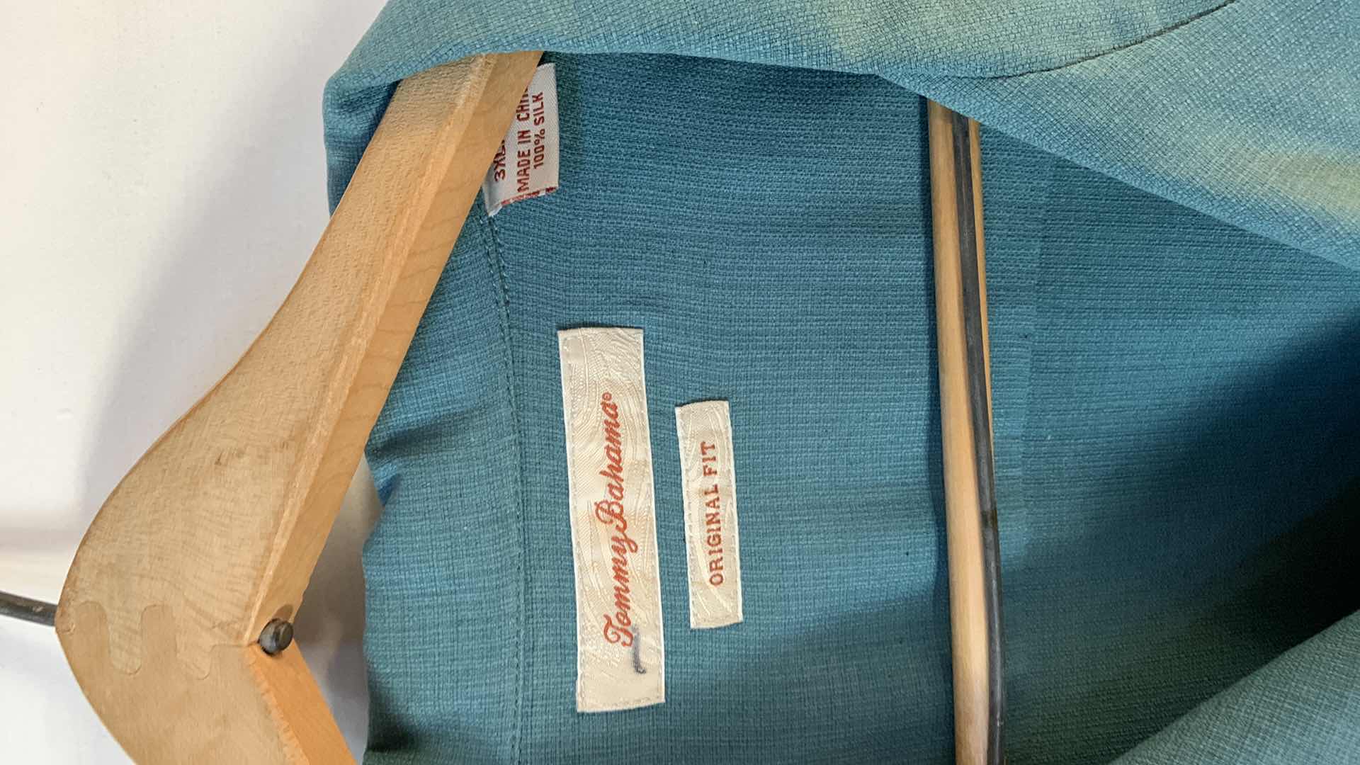 Photo 1 of MENS TOMMY BAHAMA ORIGINAL FIT 100% SILK SHIRT SIZE 3XL