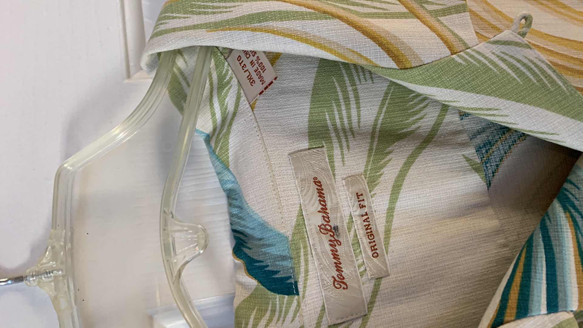 Photo 1 of MENS TOMMY BAHAMA ORIGINAL FIT 100% SILK SHIRT SIZE 3XL