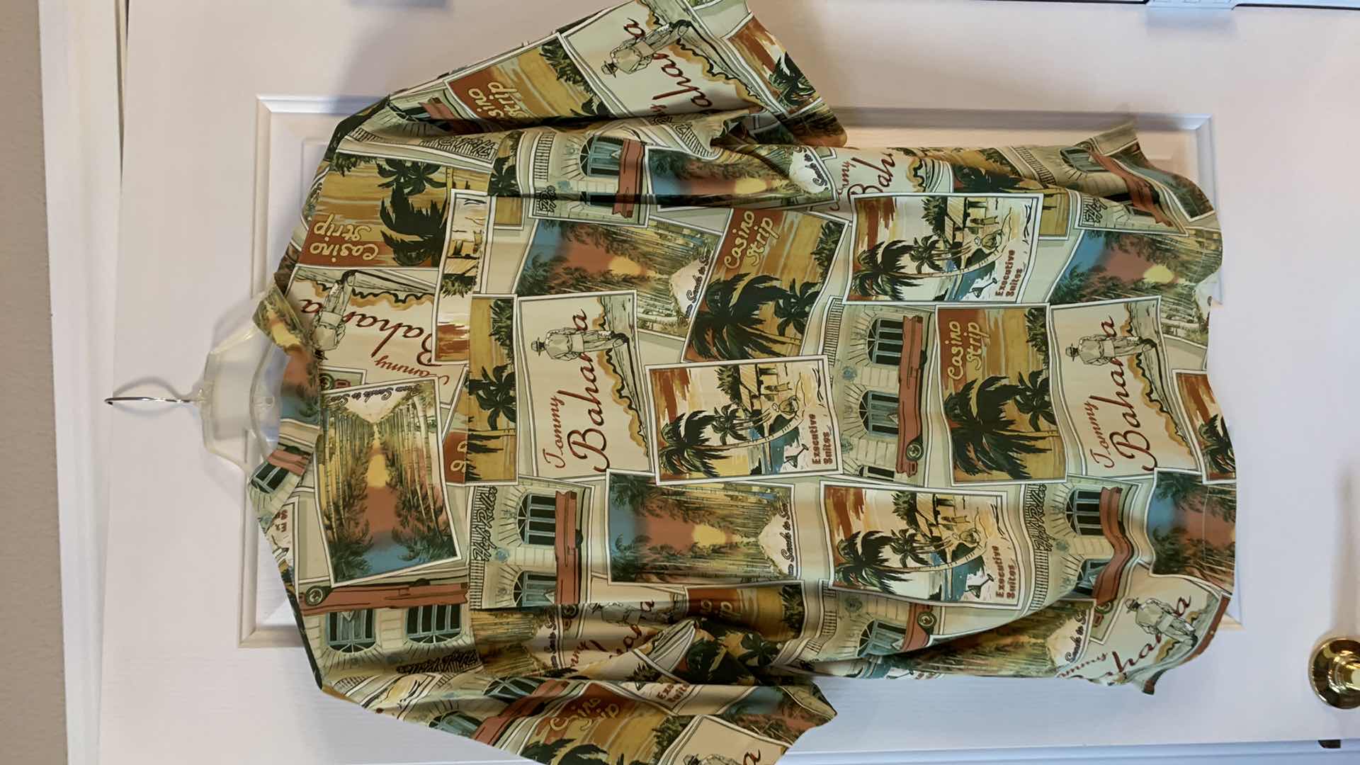 Photo 1 of MENS TOMMY BAHAMA “LA TO LAS VEGAS CAMP” 100% SILK SHIRT SIZE L