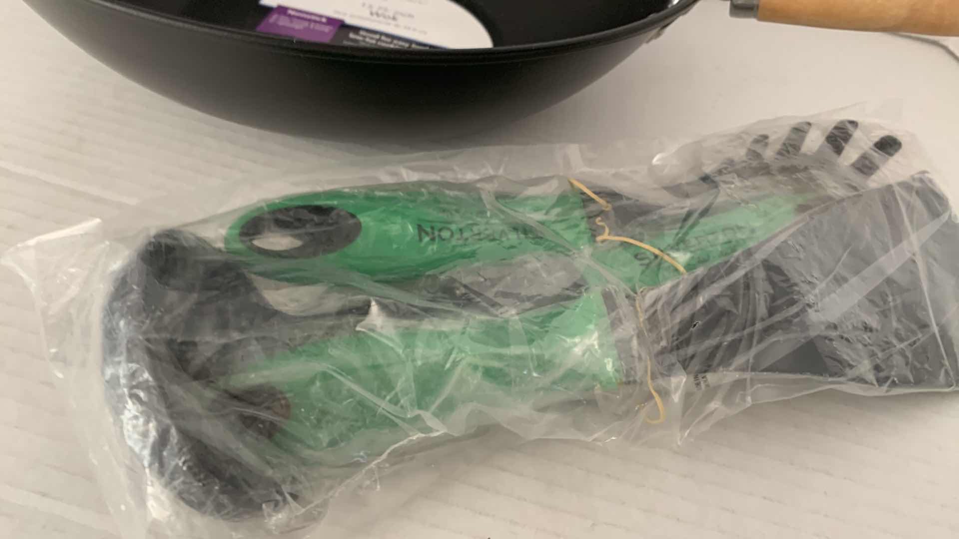 Photo 1 of NON-STICK 13.75” WOK AND UTENSILS