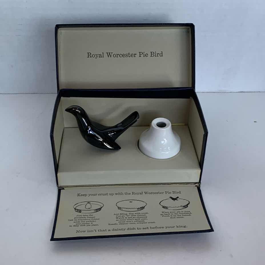 Photo 1 of ROYAL WORCESTER PIE BIRD