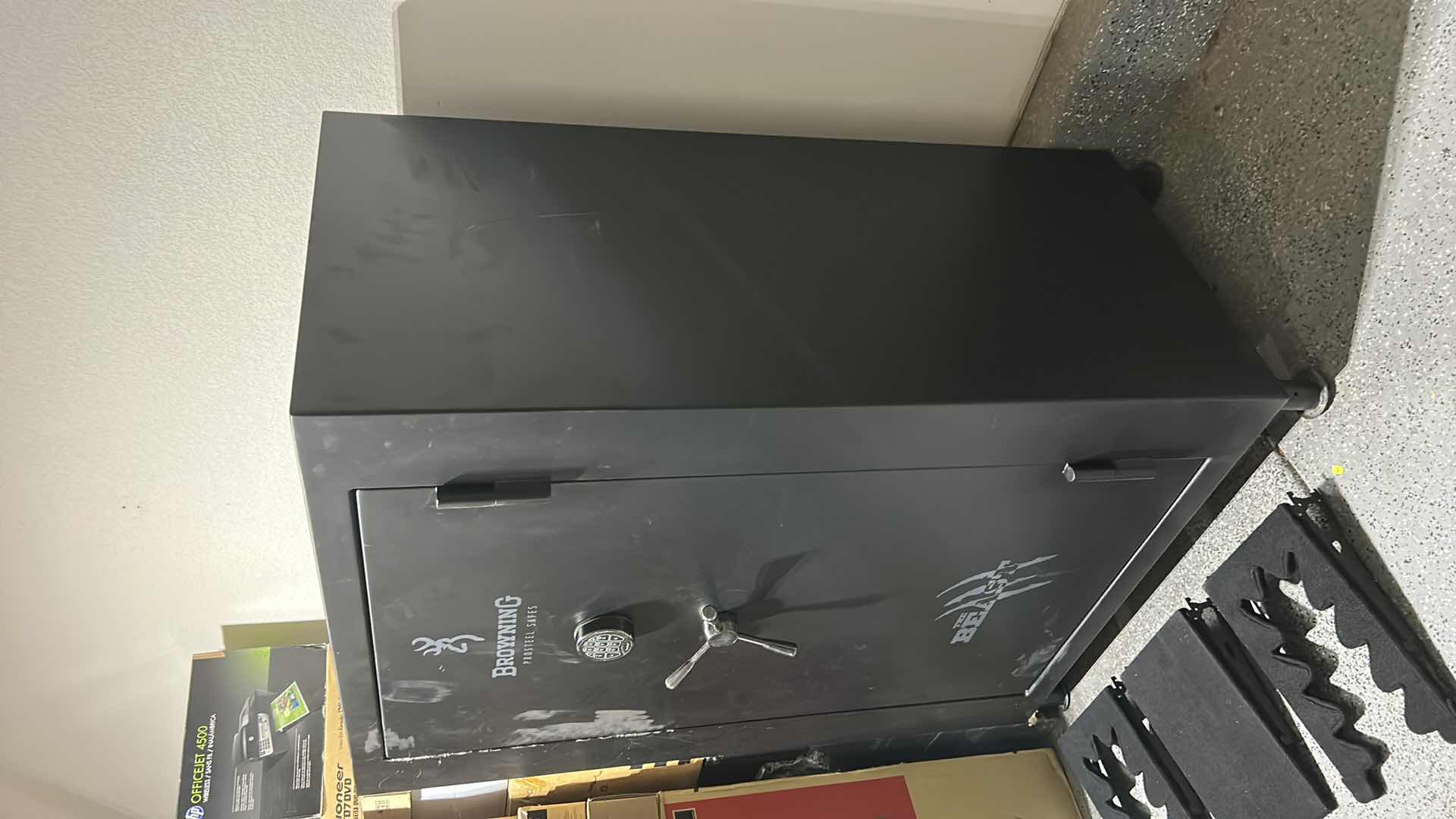 View 4 of BROWNING PROSTEEL THE BEAST 44” x 26.75” x 62”