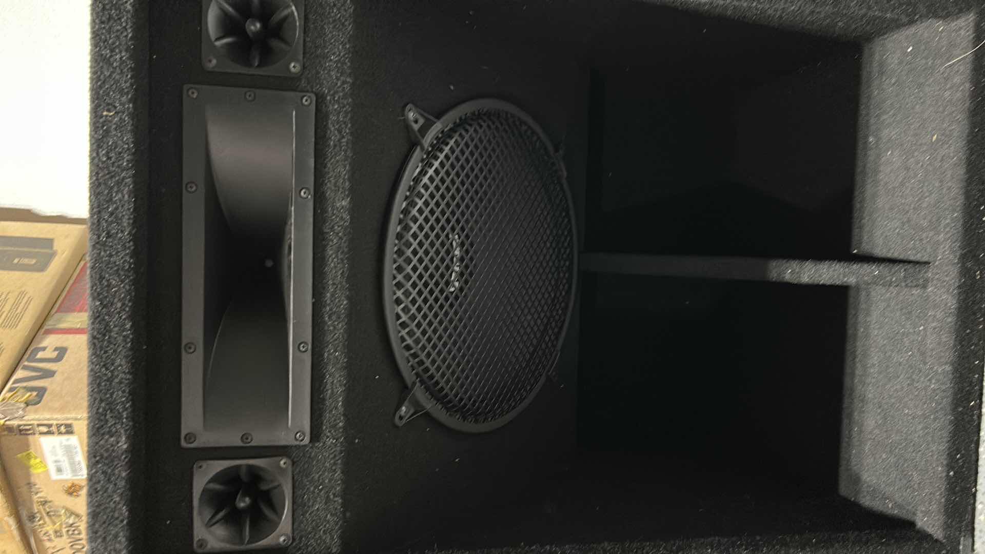 Photo 1 of GEMINI MODEL GSS 1522 SPEAKER 20” x 24” x 34”