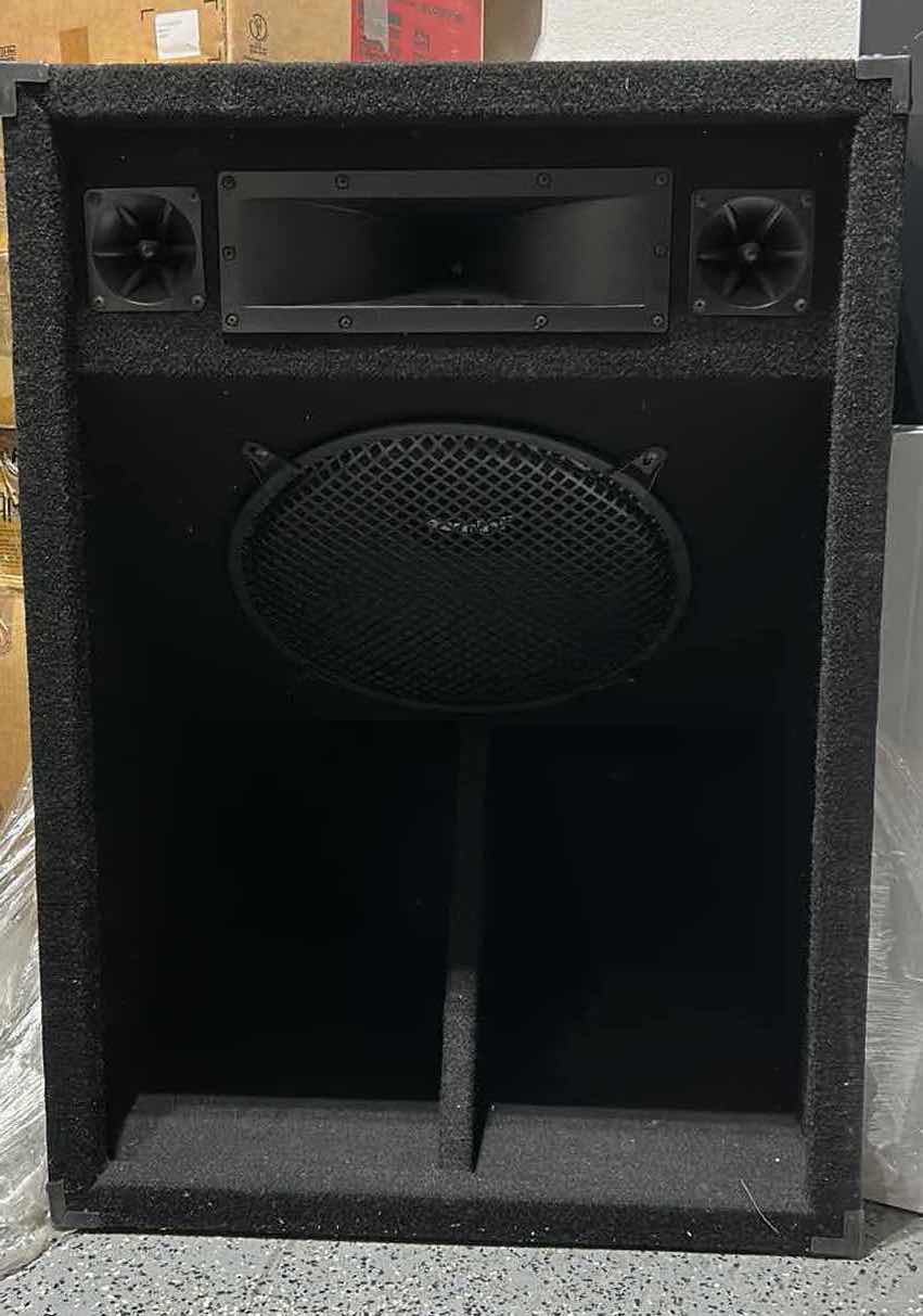 Photo 1 of GEMINI MODEL GSS 1522 SPEAKER 20” x 24” x 34”