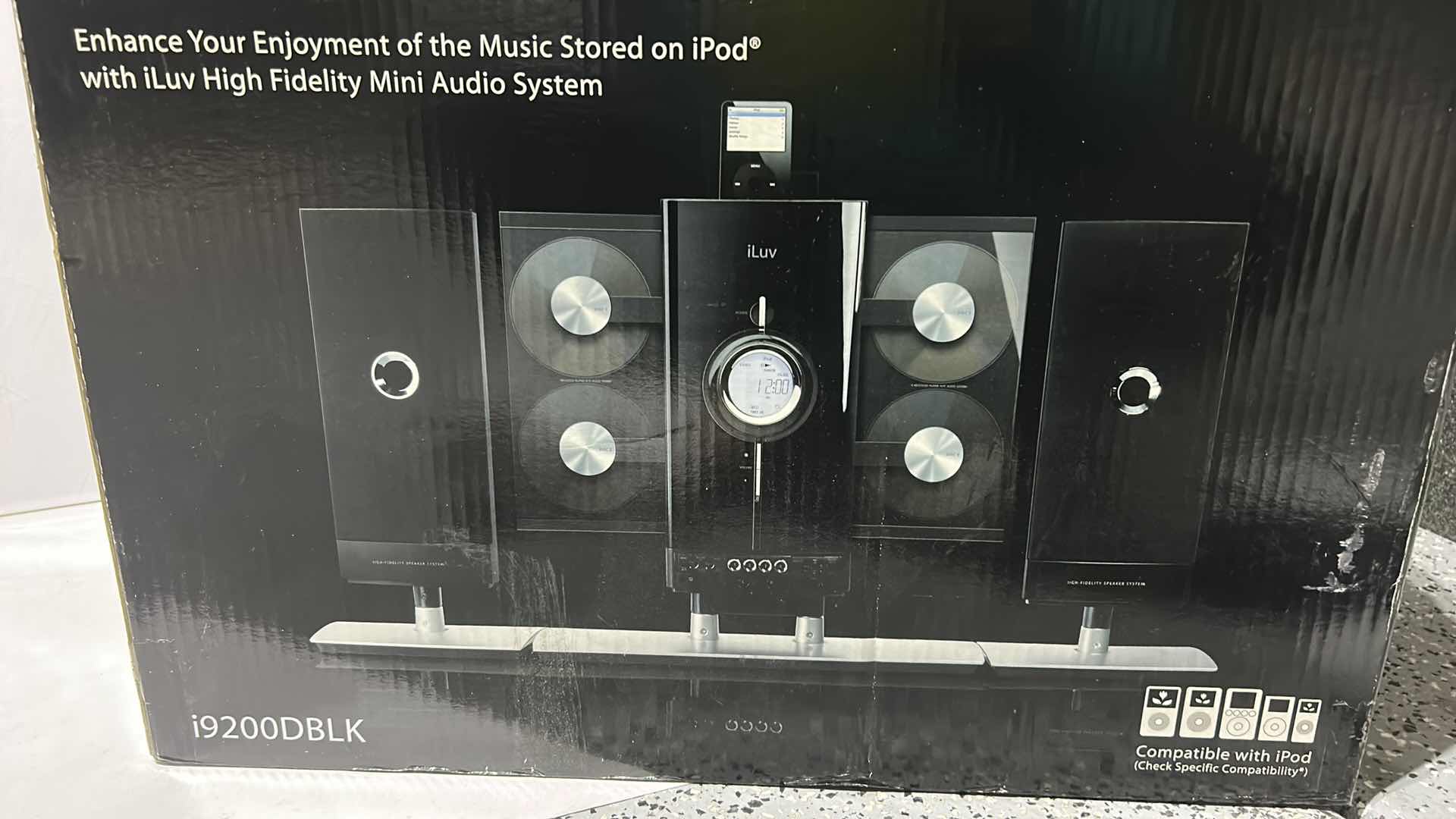 Photo 1 of ILUV HIGH FIDELITY MINI AUDIO SYSTEM