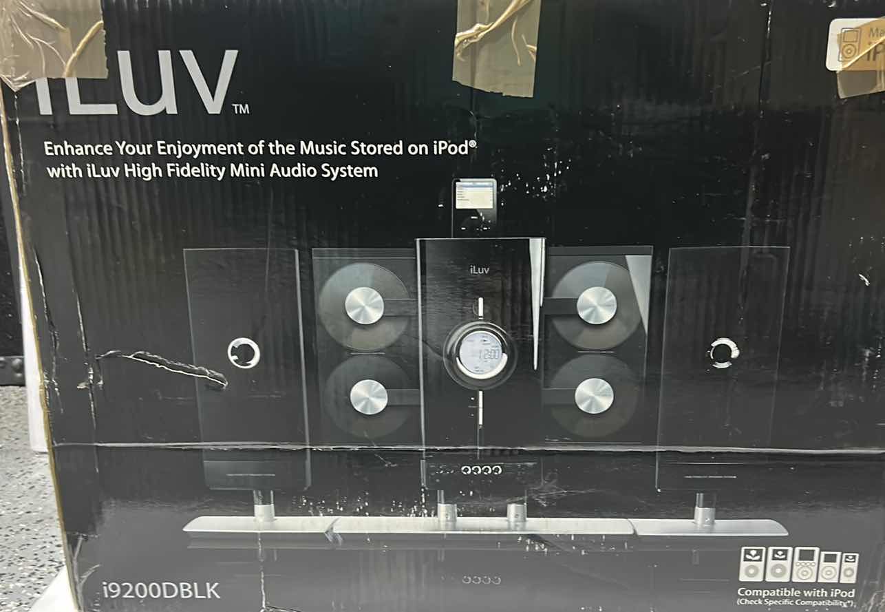 Photo 1 of ILUV HIGH FIDELITY MINI AUDIO SYSTEM