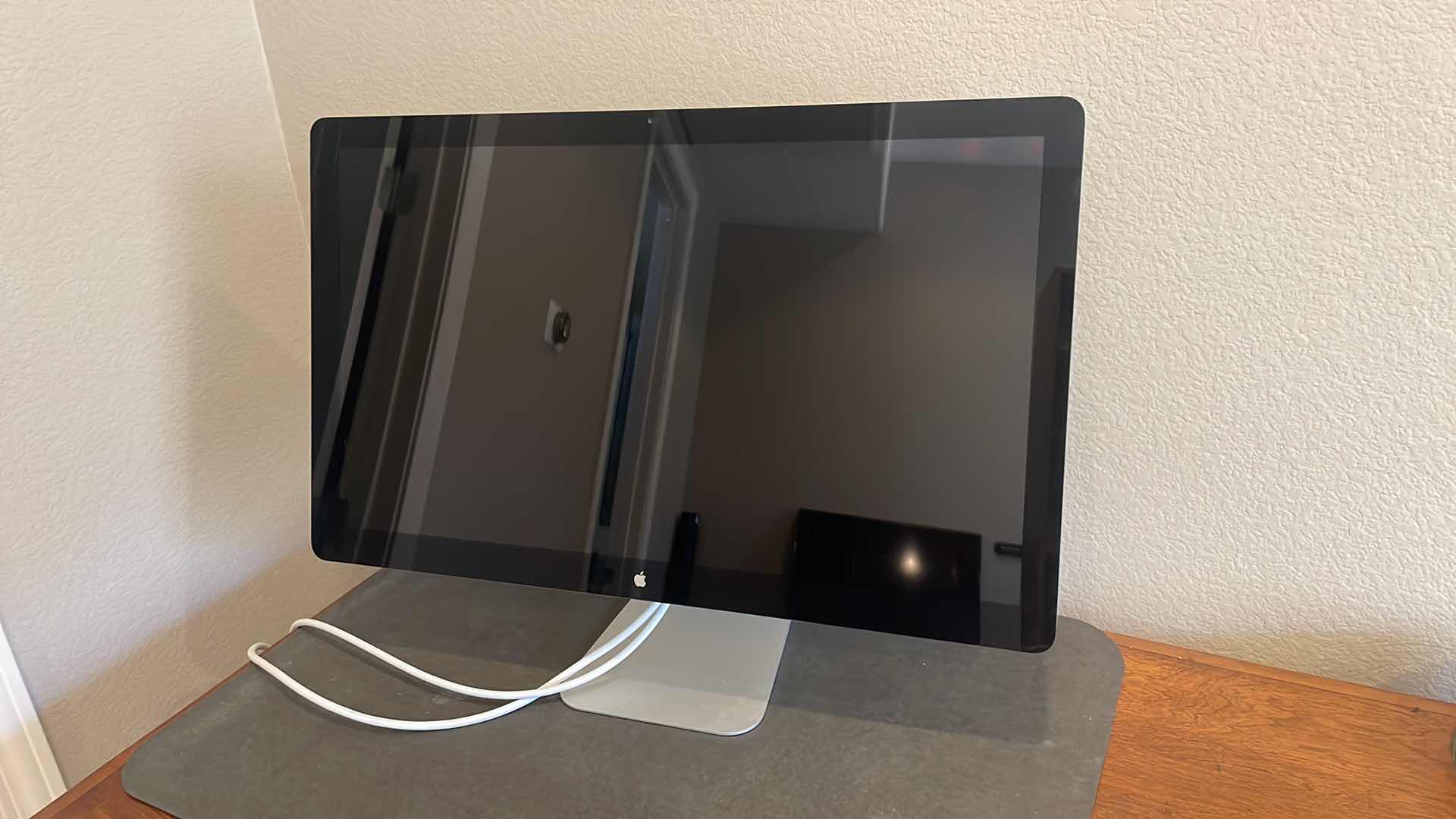 Photo 1 of 30’ APPLE MONITOR
