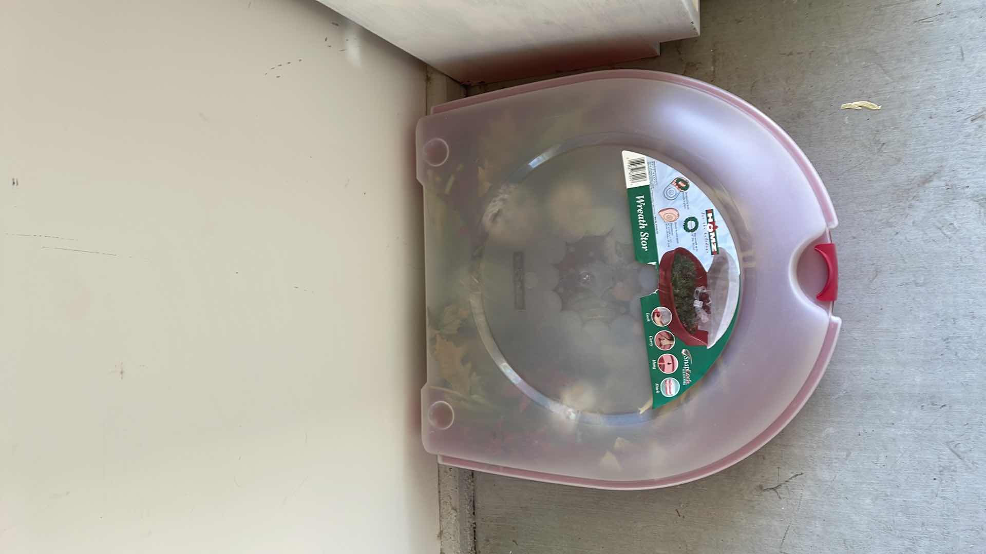 Photo 1 of CHRISTMAS DECOR