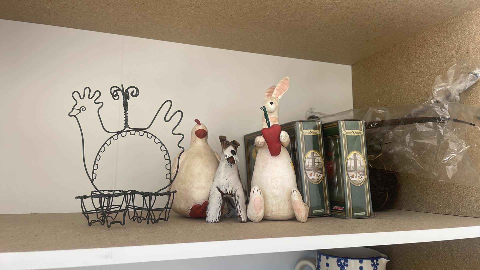 Photo 1 of DECORATIVE ITEMS