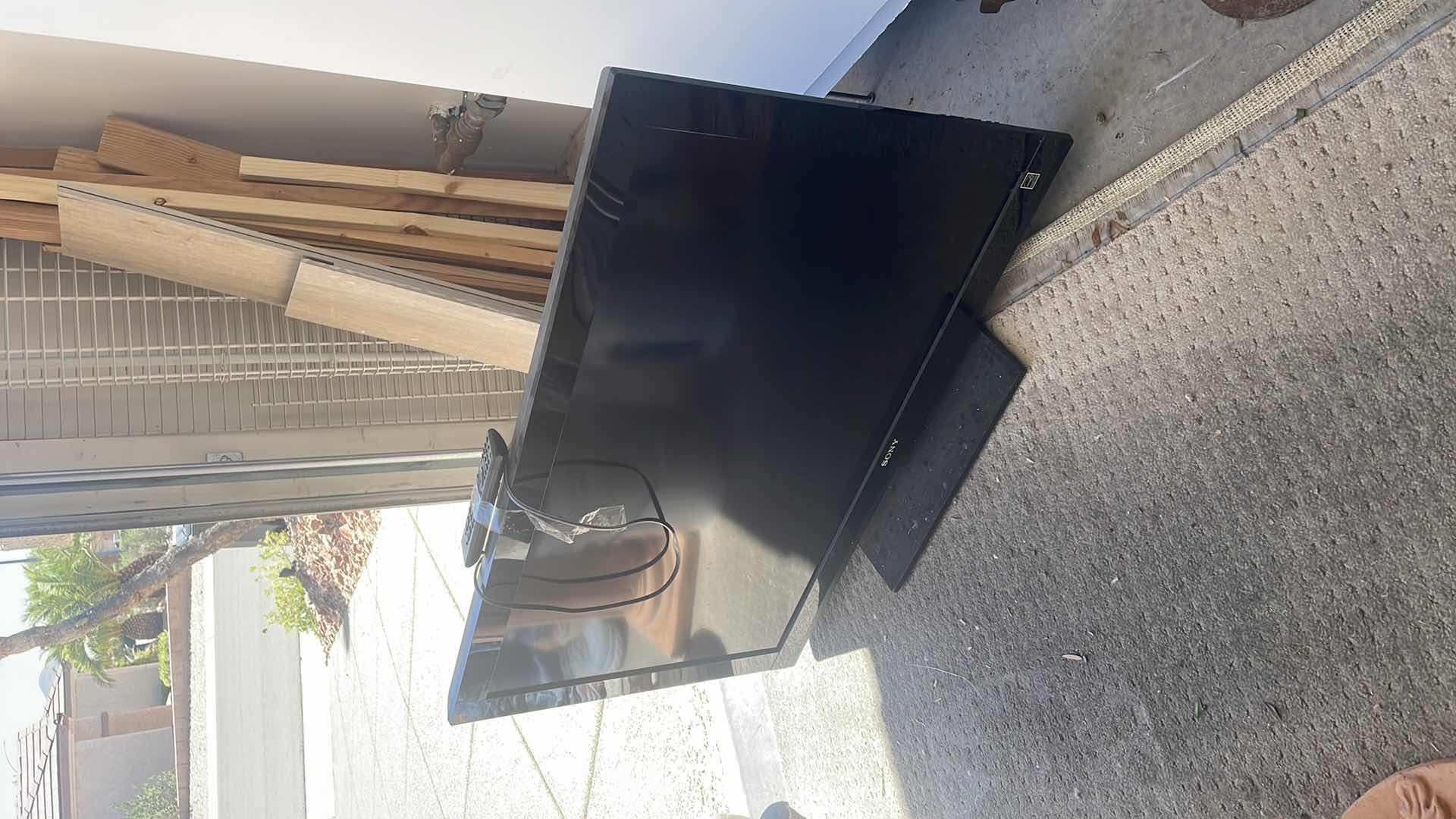 Photo 1 of 45’ SONY TV