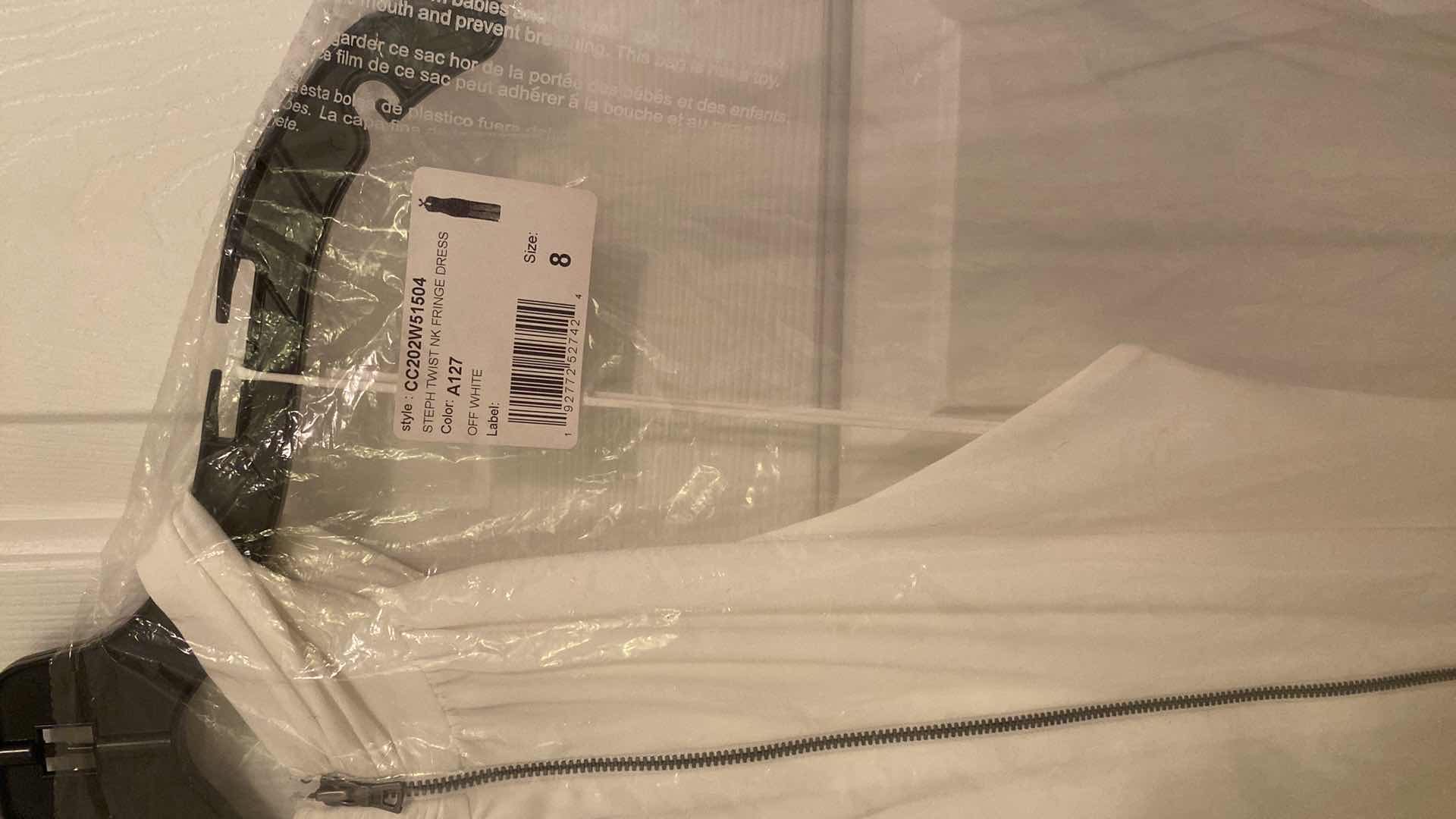 View 9 of  NWT BEAUTIFUL WOMENS SIZE 8 DESIGNER ALICE & OLIVIA STEPH TWIST NK FRINGE DRESS IN OFF WHITE