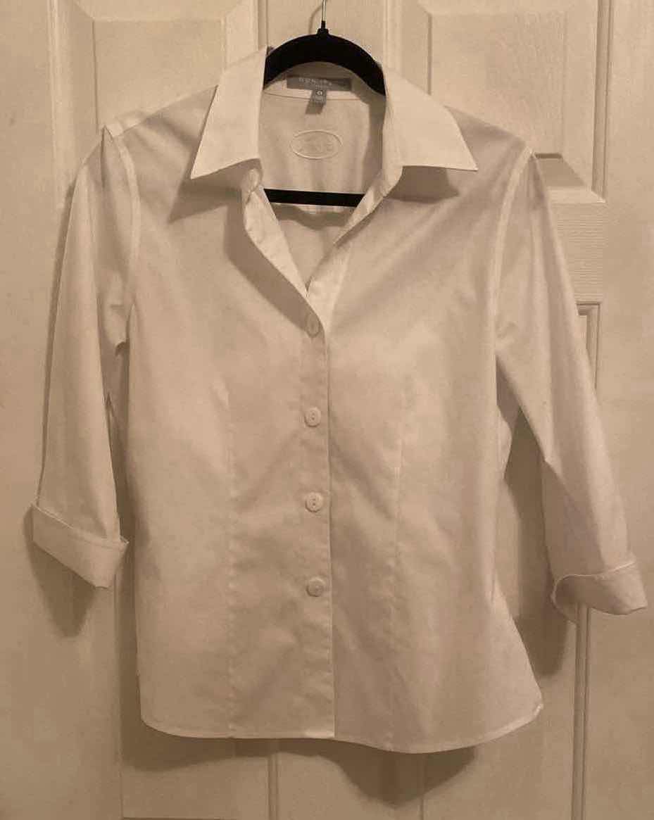 Photo 1 of FOXCROFT LADIES SIZE 8 TAYLOR ESSENTIAL FITTED WRINKLE FREE STRETCH 3/4 SLEEVE SHIRT