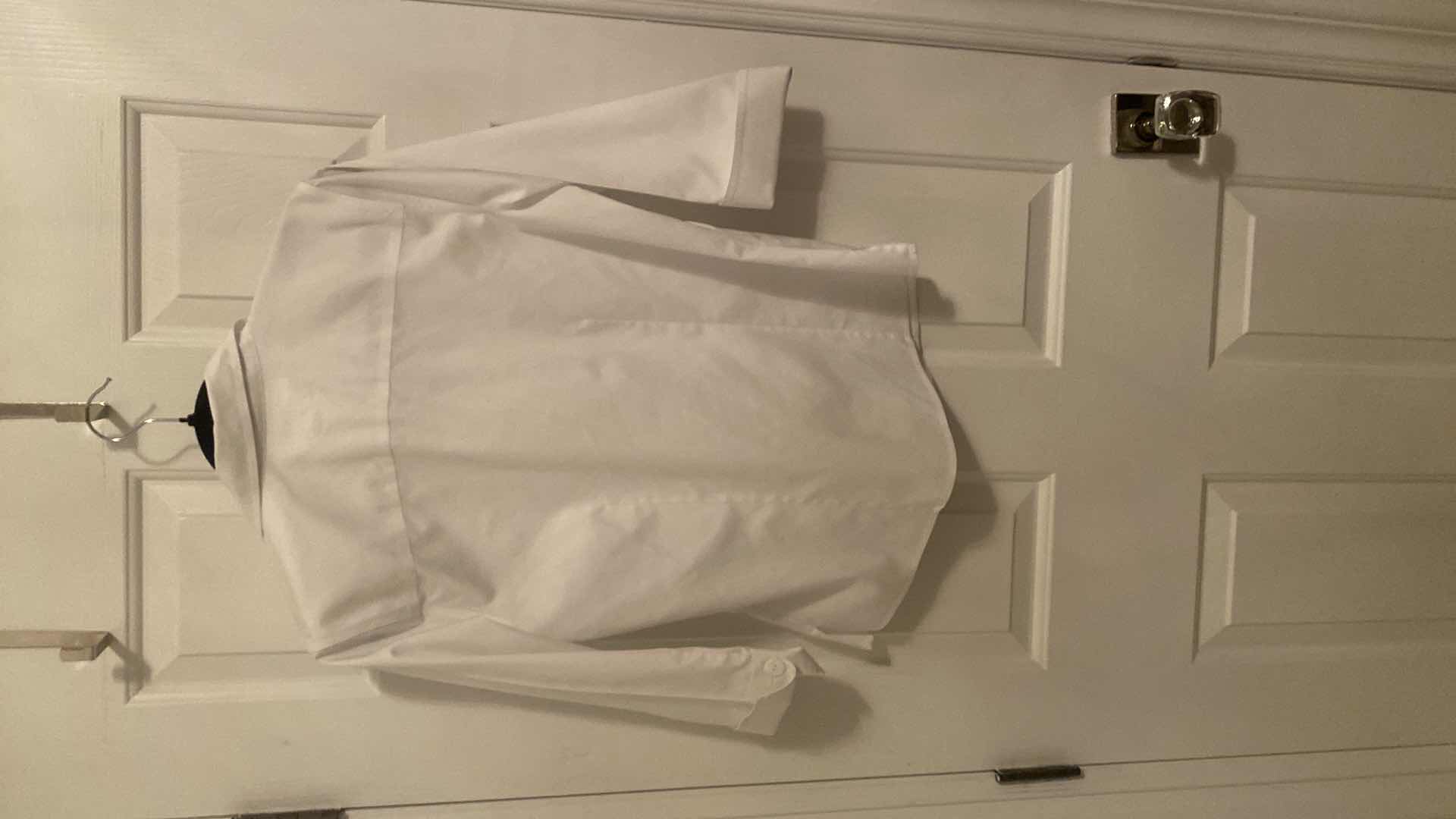 Photo 1 of FOXCROFT LADIES SIZE 8 TAYLOR ESSENTIAL FITTED WRINKLE FREE STRETCH 3/4 SLEEVE SHIRT