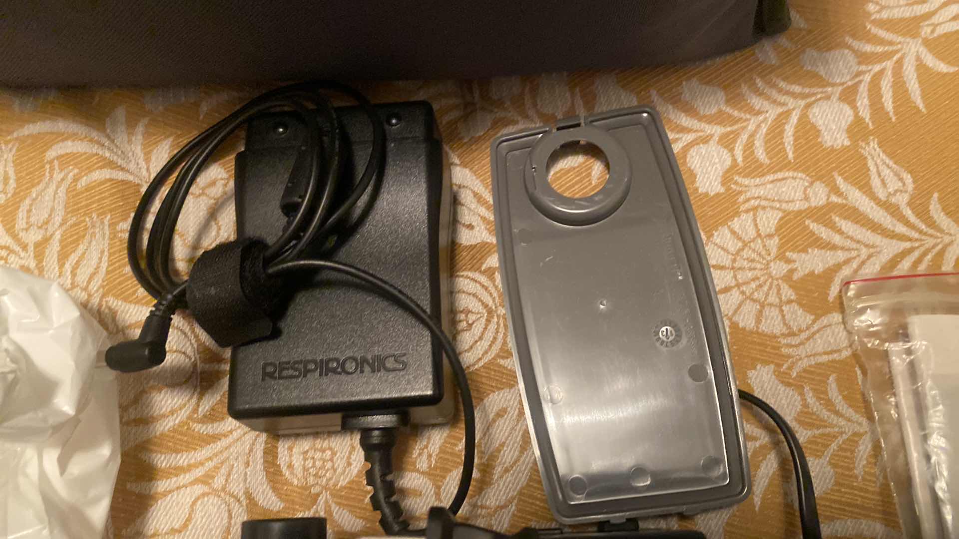 Photo 1 of RESPIRONICS C PAP REMSTAR M SERIES WITH MANUAL AND BAG