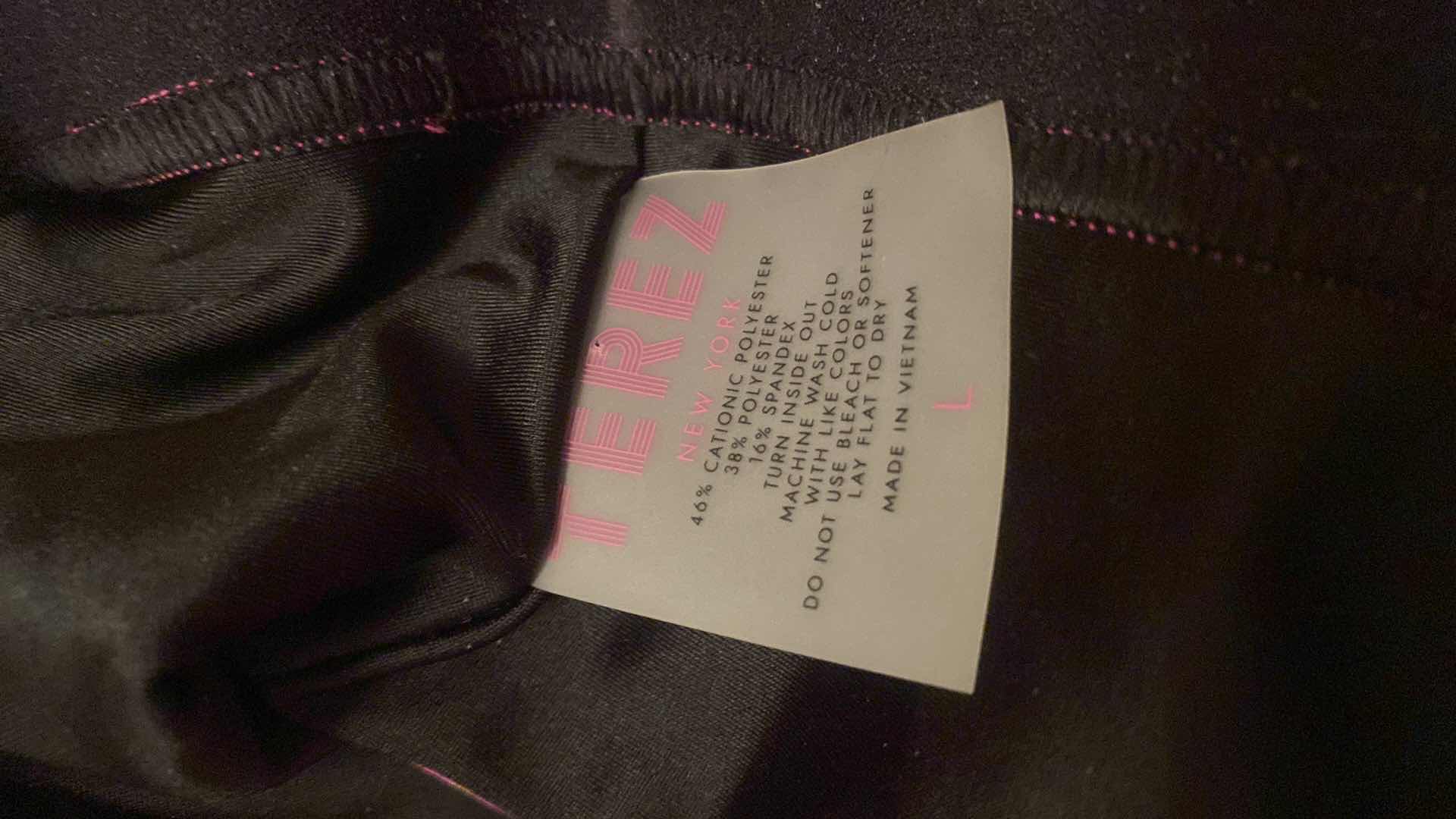 Photo 1 of LADIES SIZE LARGE TEREZ LIFT 4.5” WAISTBAND LEGGINGS $135 & FITNESS TOP $67