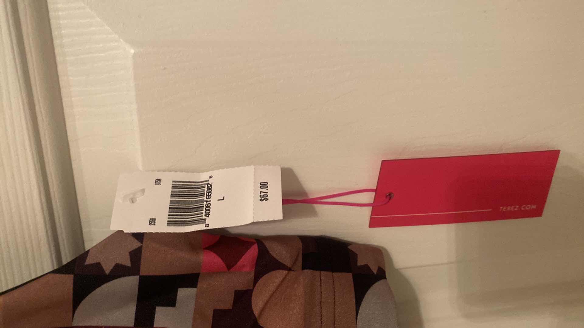 Photo 1 of LADIES SIZE LARGE TEREZ LIFT 4.5” WAISTBAND LEGGINGS $135 & FITNESS TOP NWT $67 SEPARATES