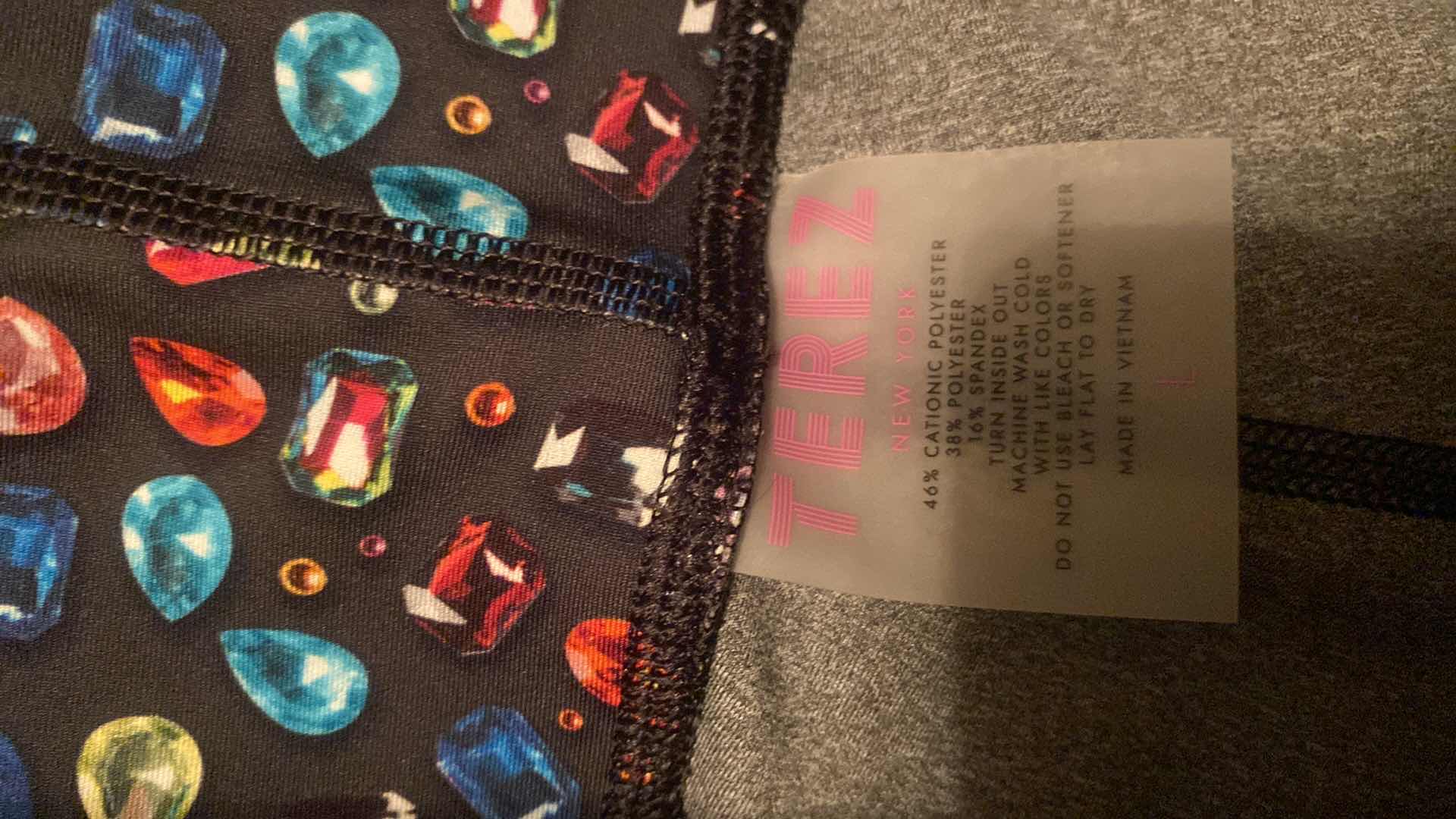 Photo 1 of LADIES SIZE LARGE TEREZ LIFT 4.5” WAISTBAND LEGGINGS $135 & FITNESS TOP NWT $67 SEPARATES