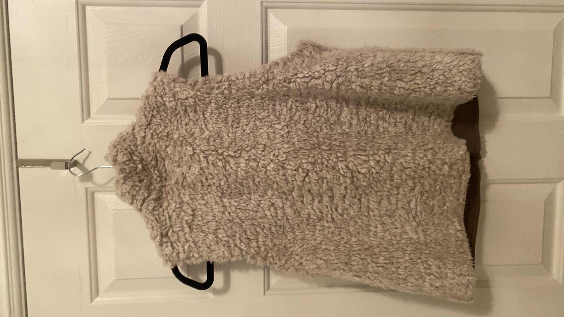 Photo 1 of LADIES SIZE SMALL TEXTURED NATURAL REFLECTIONS VEST