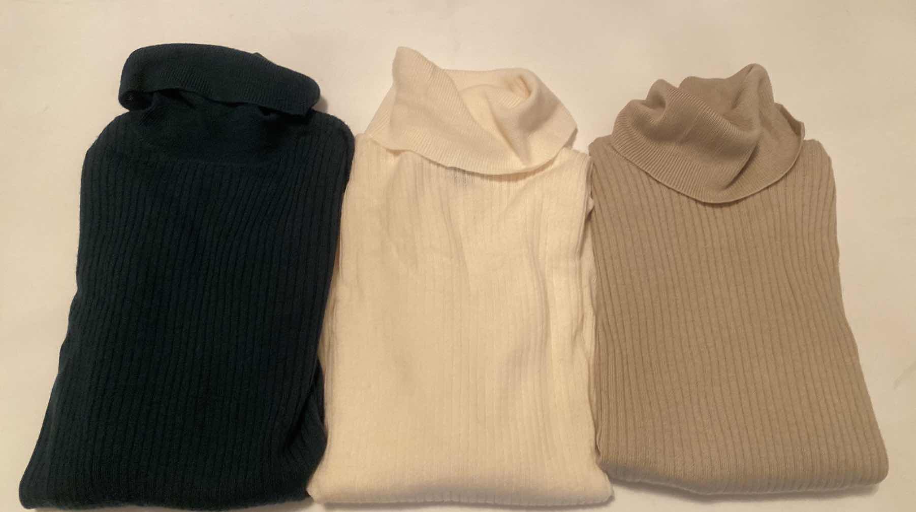Photo 1 of SAKS 5th AVE LADIES SIZE XSMALL MERINO WOOL BLEND TURTLENECKS
