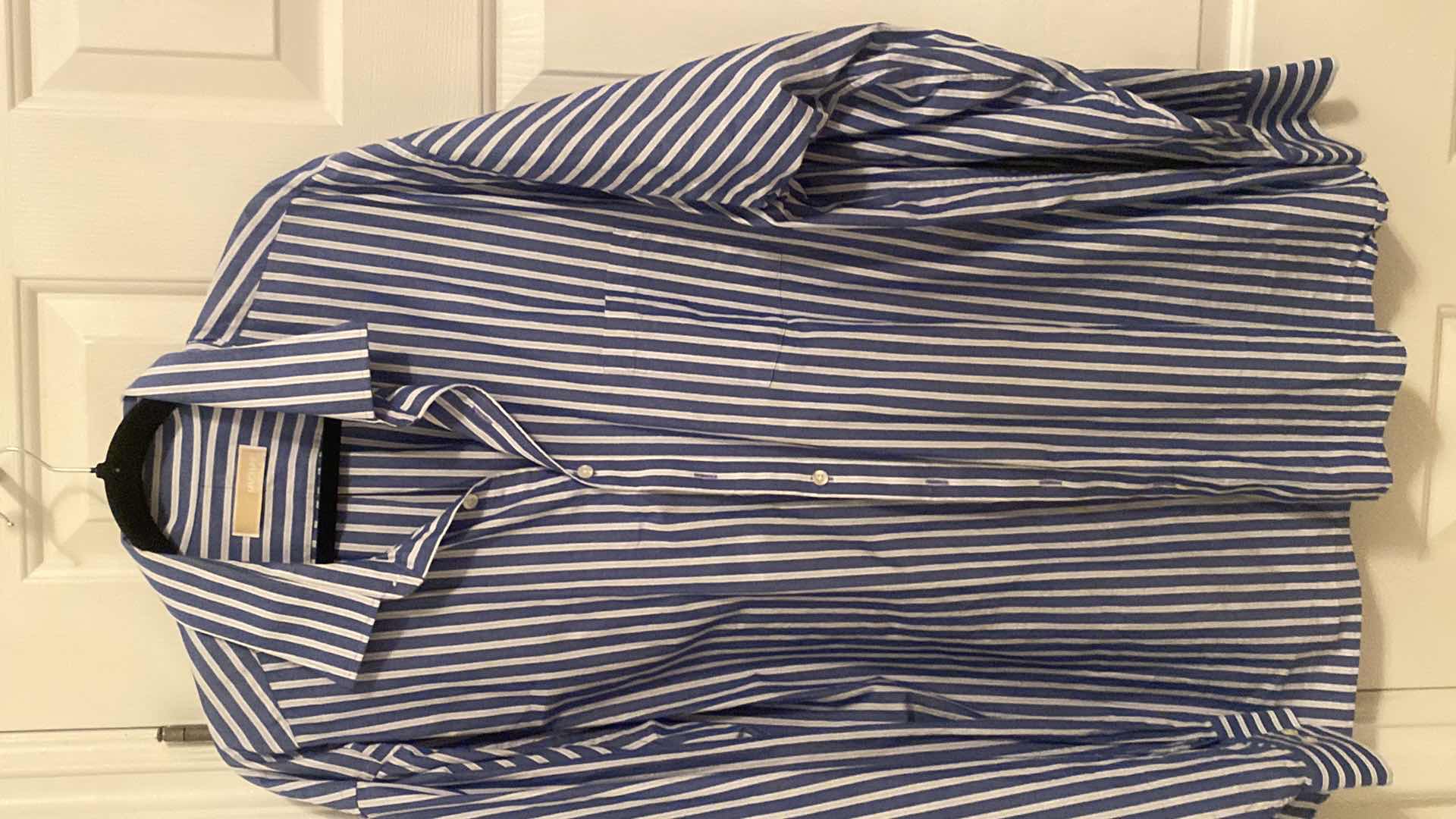 Photo 1 of MENS SIZES 3 XLTALL AND NECK 19 SLEEVE 38/39 DESIGNER DRESS SHIRTS