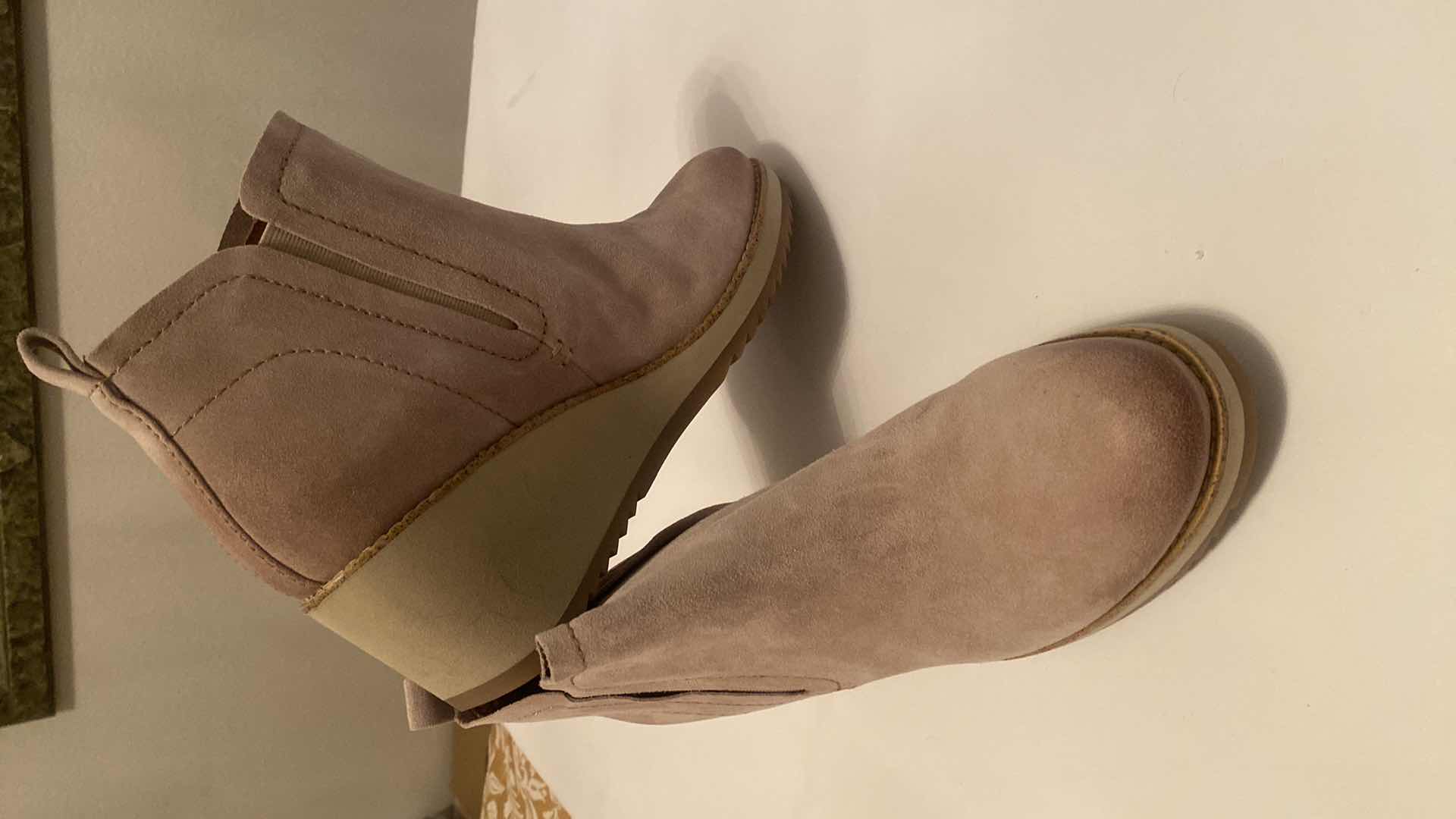 Photo 1 of NEW NO TAG OR BOX LADIES SIZE 11 SOFFT WEDGE BOOTIES