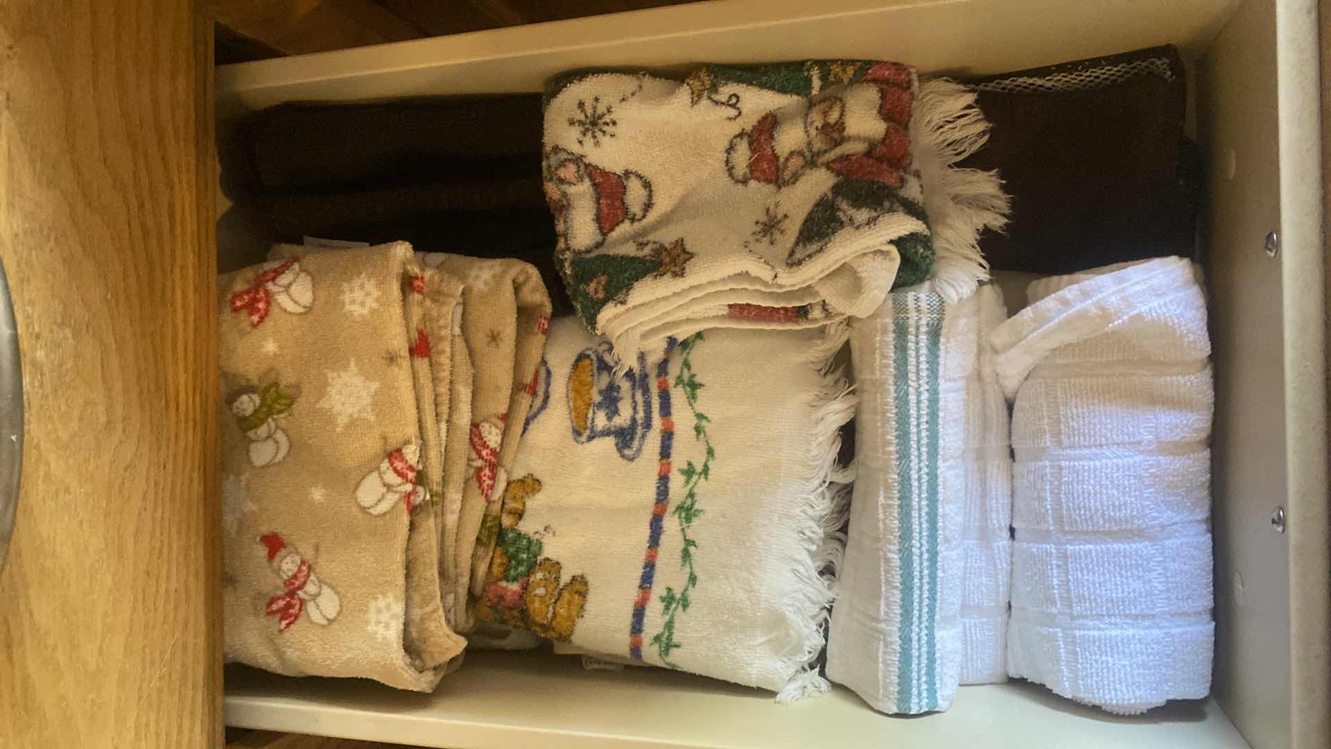 Photo 1 of CONTENTS KITCHEN CABINET - 4 DRAWERS - JUNK - POT HOLDERS & TOWELS