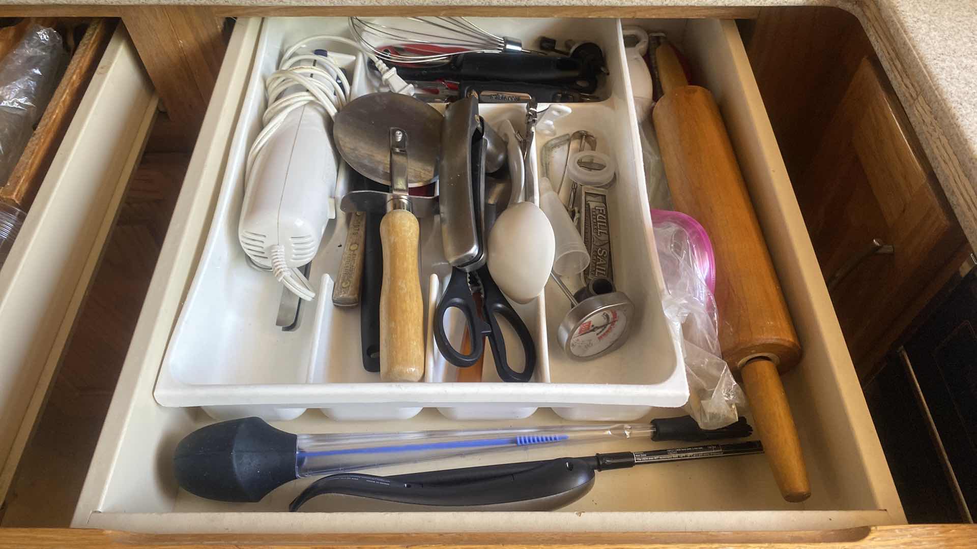Photo 1 of CONTENTS KITCHEN CABINET - 2 DRAWERS COOKING TOOLS