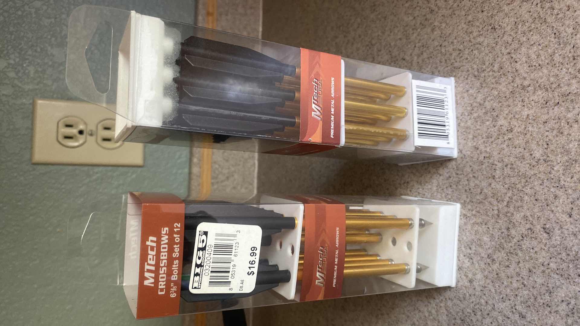 Photo 1 of Bow & Arrow  WITH 2 PACKS OF M TECH METAL ARROWS