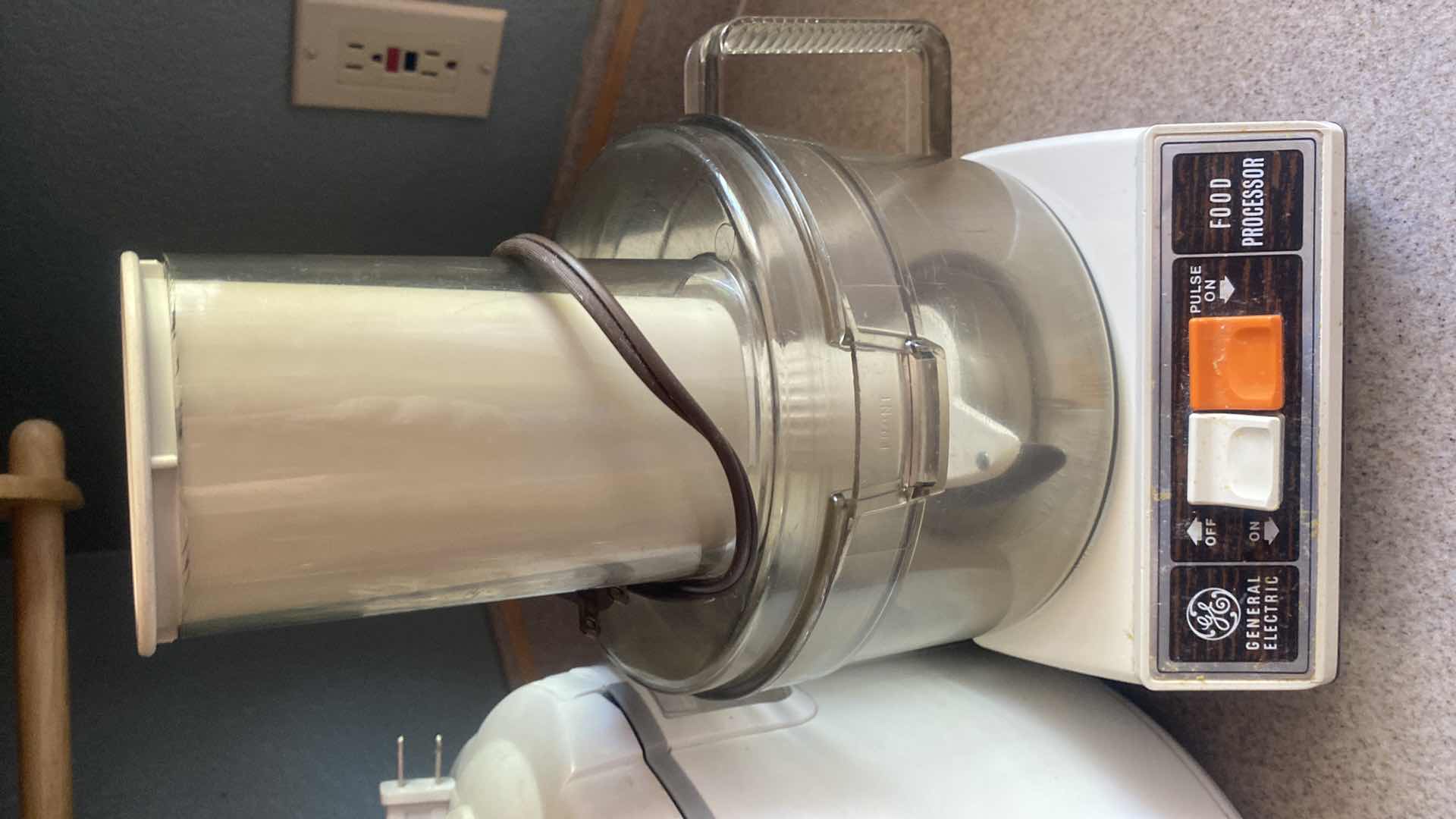 Photo 1 of AROMA RICE COOKER & GE FOOD PROCESSOR