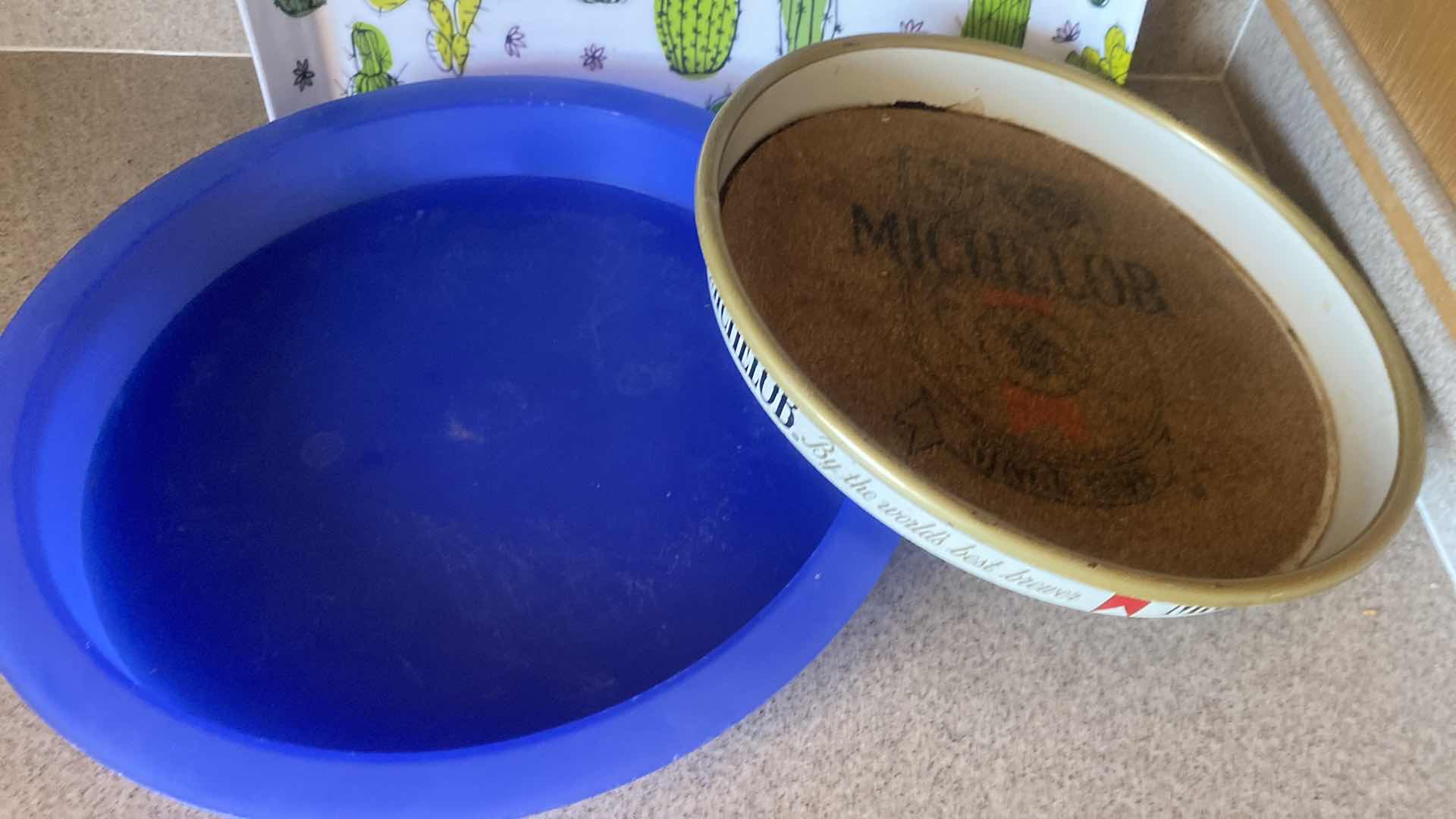 Photo 1 of 3 TRAYS PLASTIC & METAL