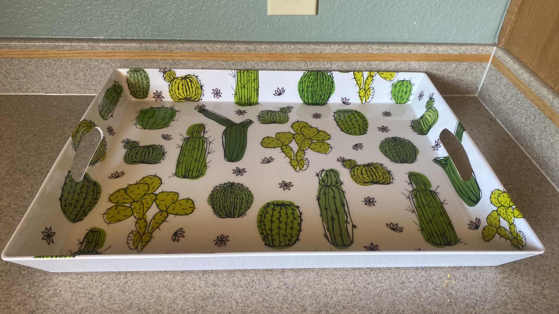 Photo 1 of 3 TRAYS PLASTIC & METAL