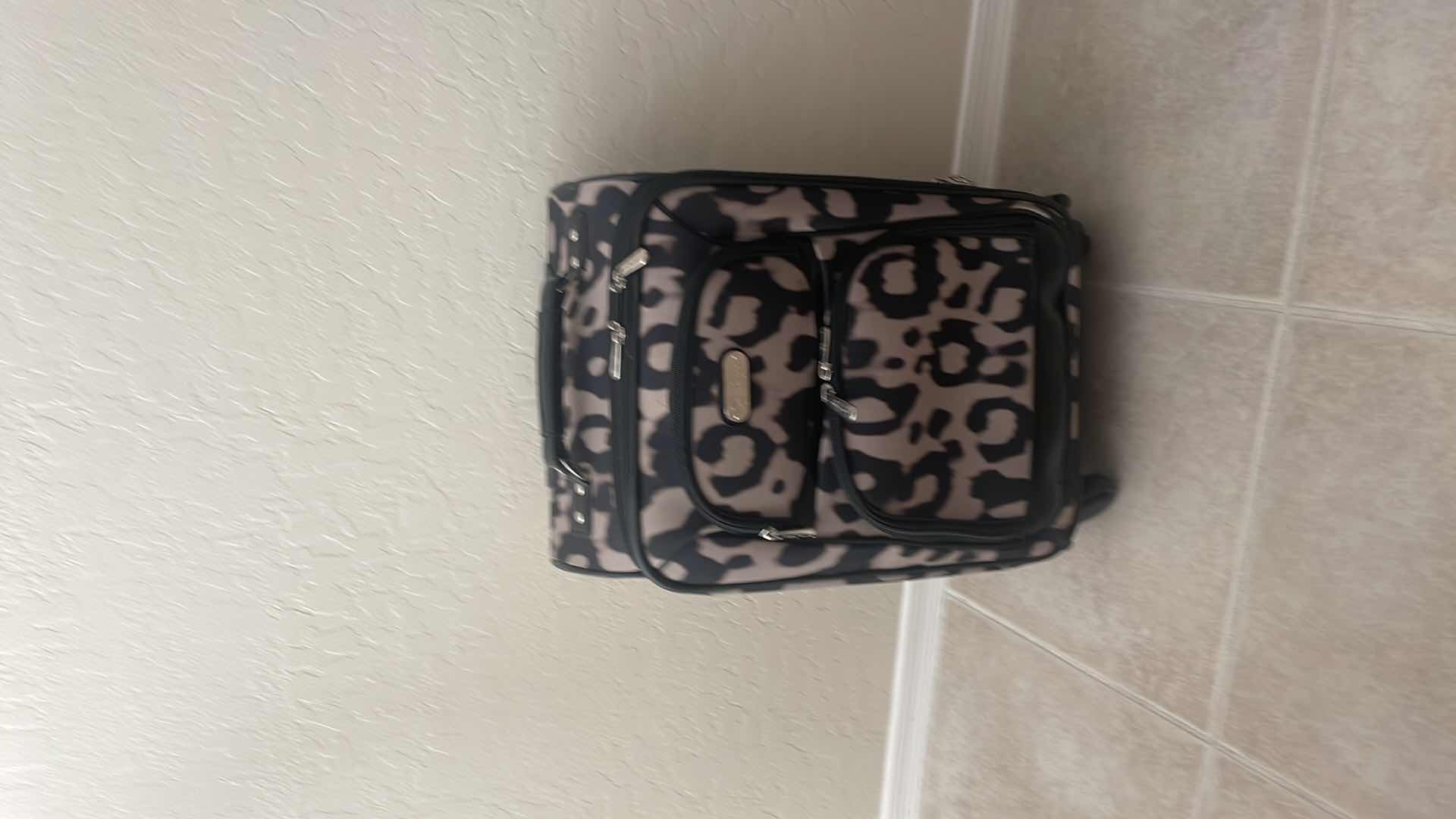 Photo 1 of JESSICA SIMPSON CARRY ON HANDLE WONT EXTEND