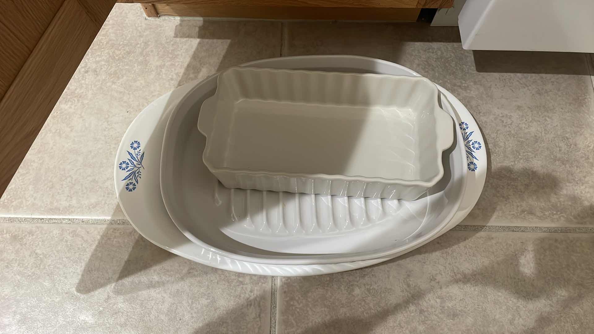 Photo 1 of CONTENTS OF LOWER CABINET