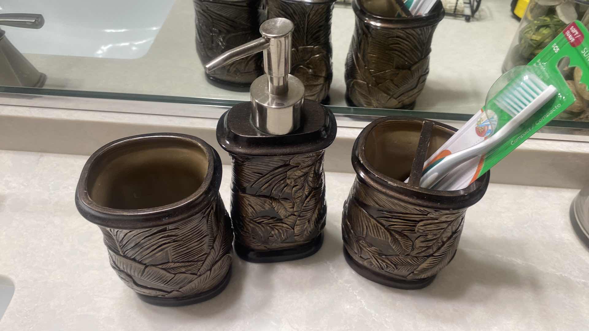 Photo 1 of 7-BATHROOM ACCESSORIES SOAP HOLDER TOOTHBRUSH HOLDER GLASS MAKEUP MIRROR