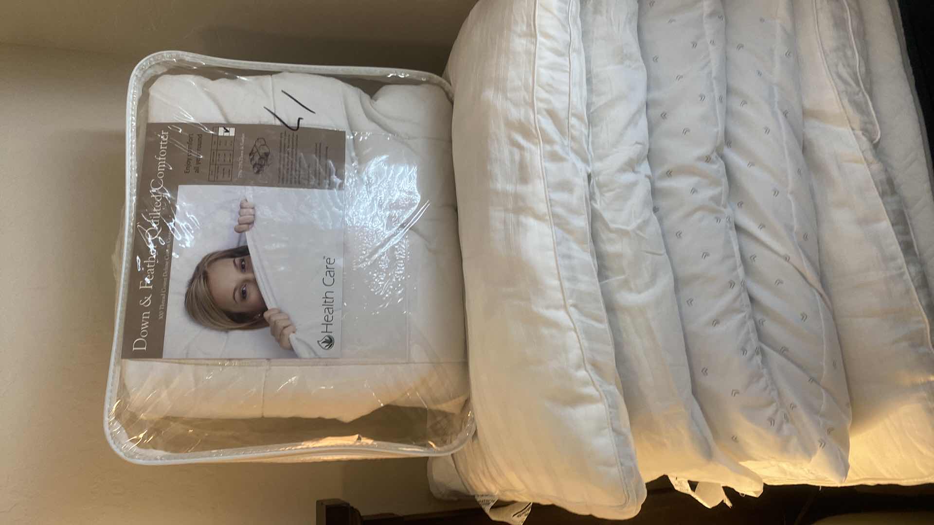 Photo 1 of QUEEN MATTRESS PAD & 6 PILLOWS