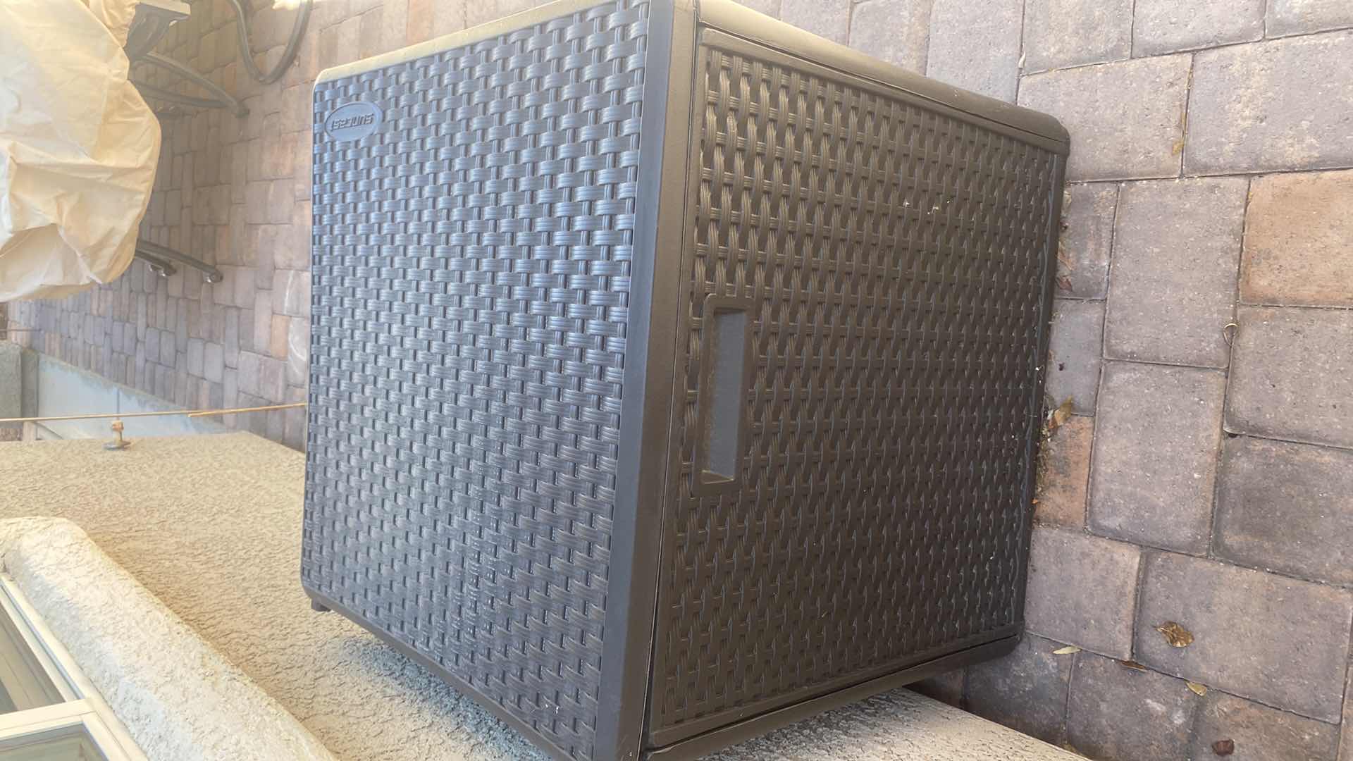 Photo 1 of SUNCAST 60 GAL CUBE DECK BOX 27“ x 27“ H26”