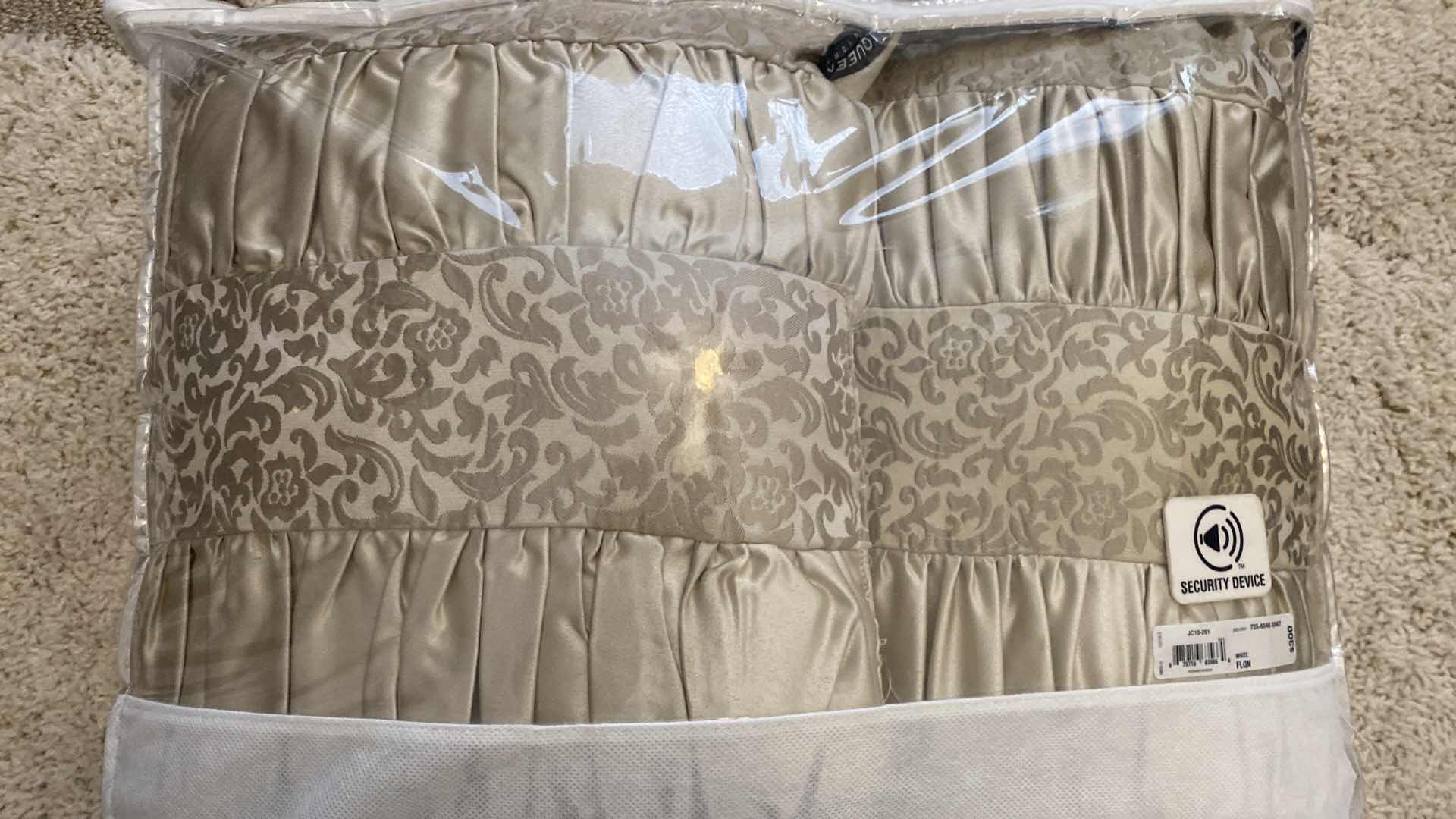 Photo 1 of J QUEEN - GOLD JACQUARD QUEEN SIZE COMFORTER