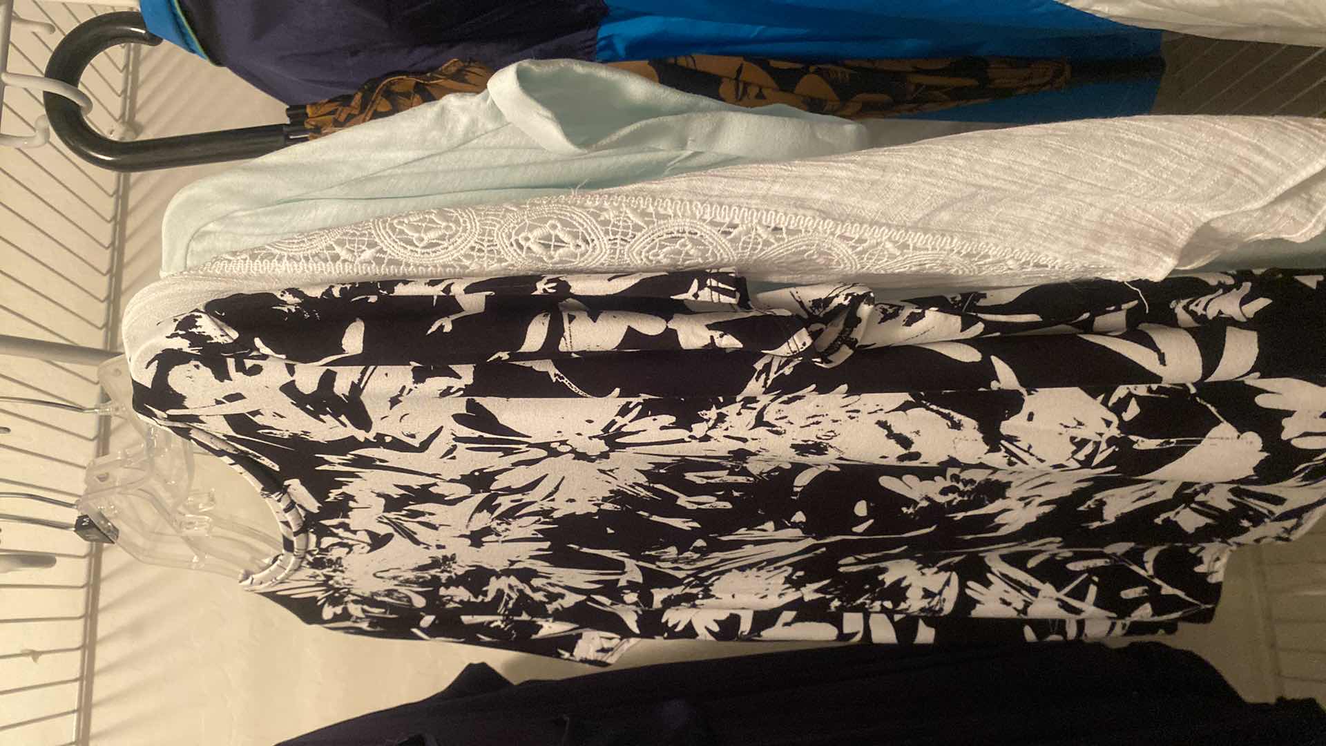 Photo 1 of 18-LADIES SIZES M & L SHORT SLEEVE TOPS