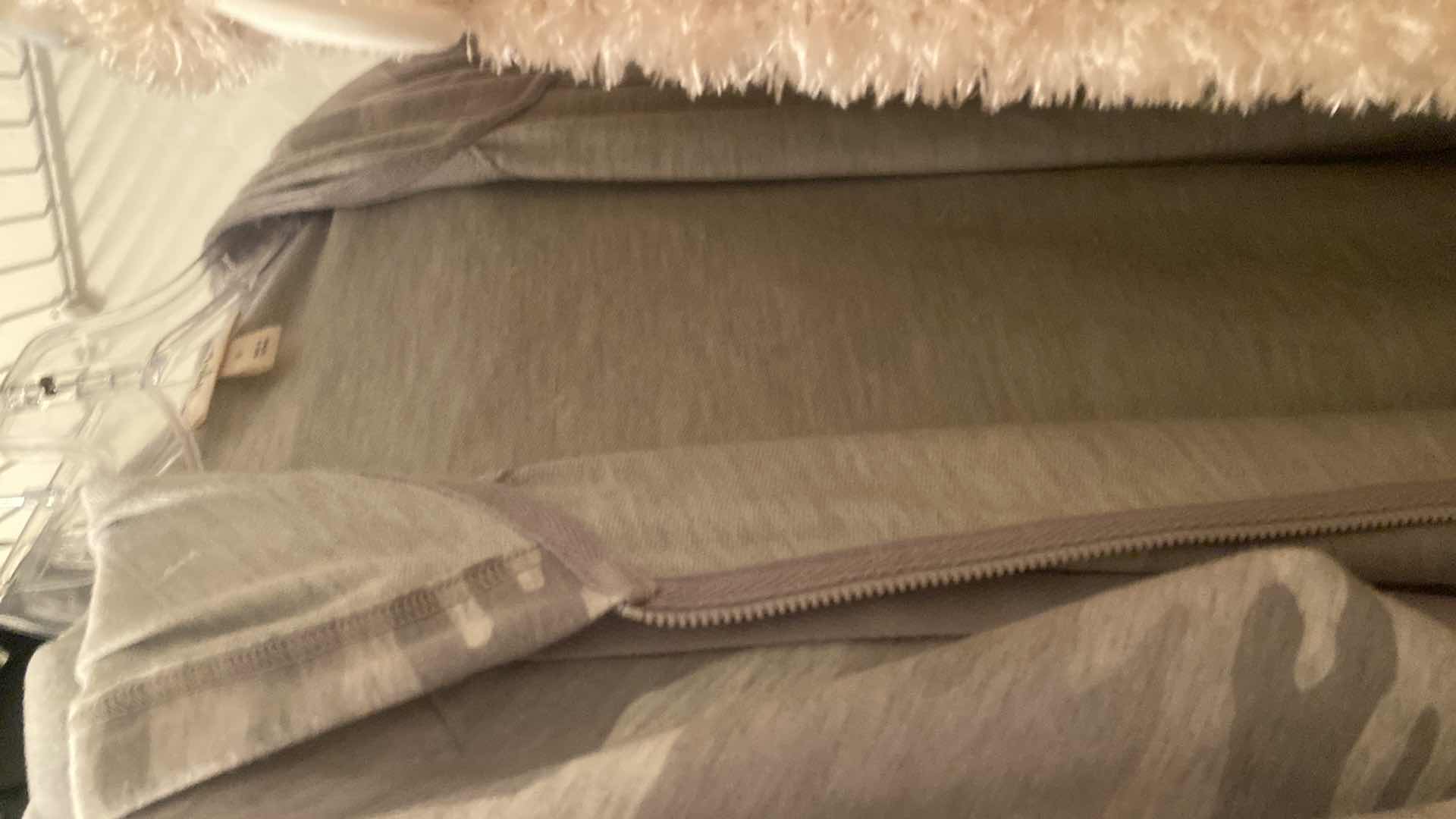 Photo 1 of 9-SIZES SMALL MEDIUM & LARGE LADIES LIGHT WEIGHT JACKETS SCARF & UMBRELLA