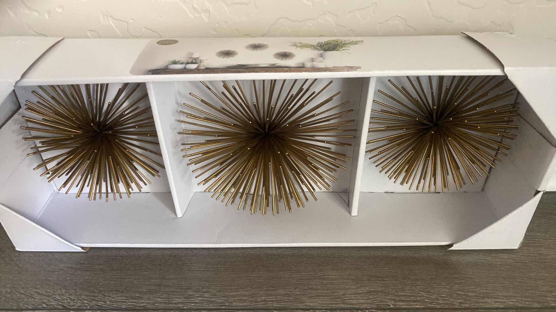 Photo 1 of BREWSTER GOLD WALL DECOR LARGEST 11”